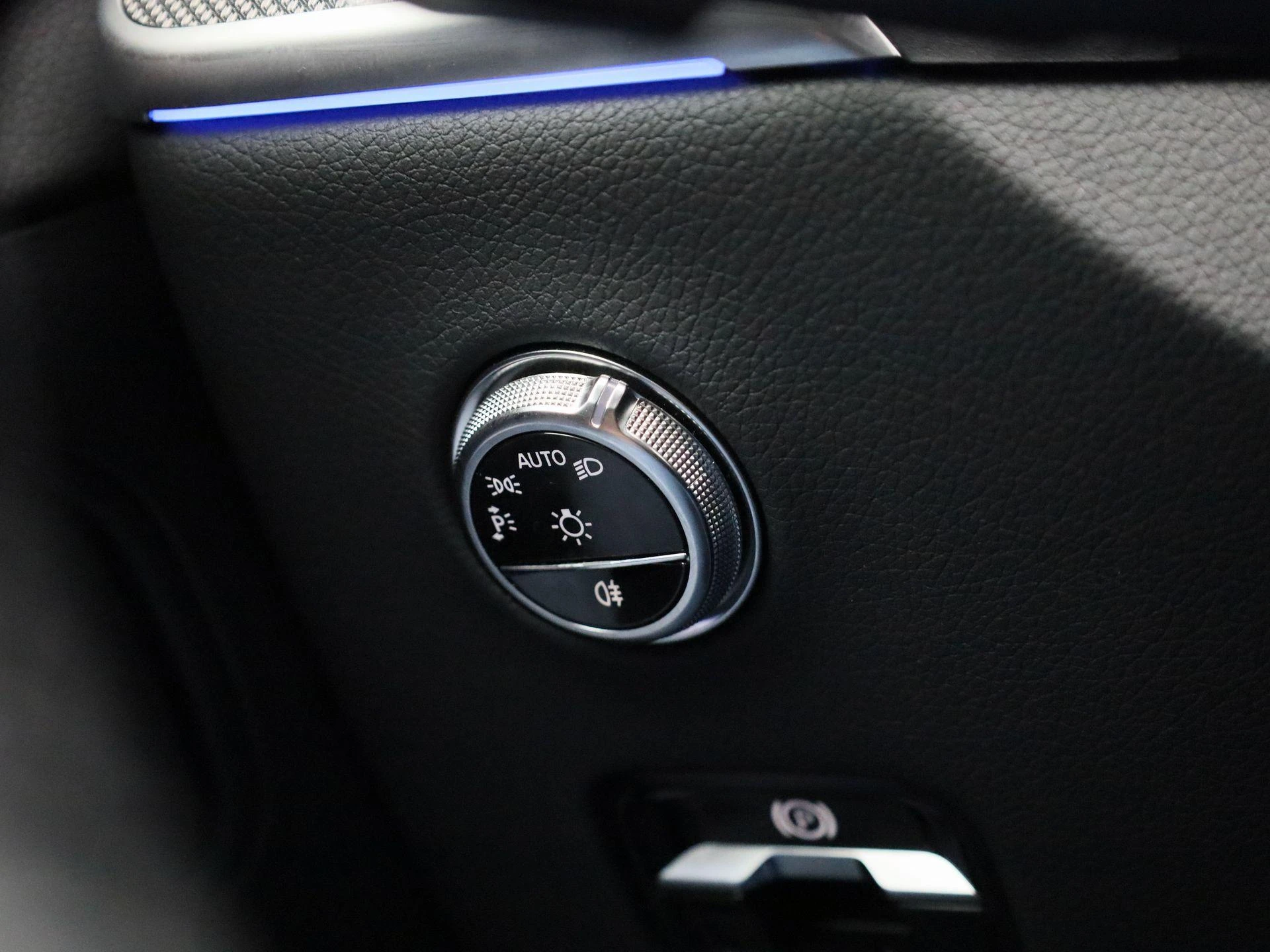 Mercedes-Benz-GLC-image-22