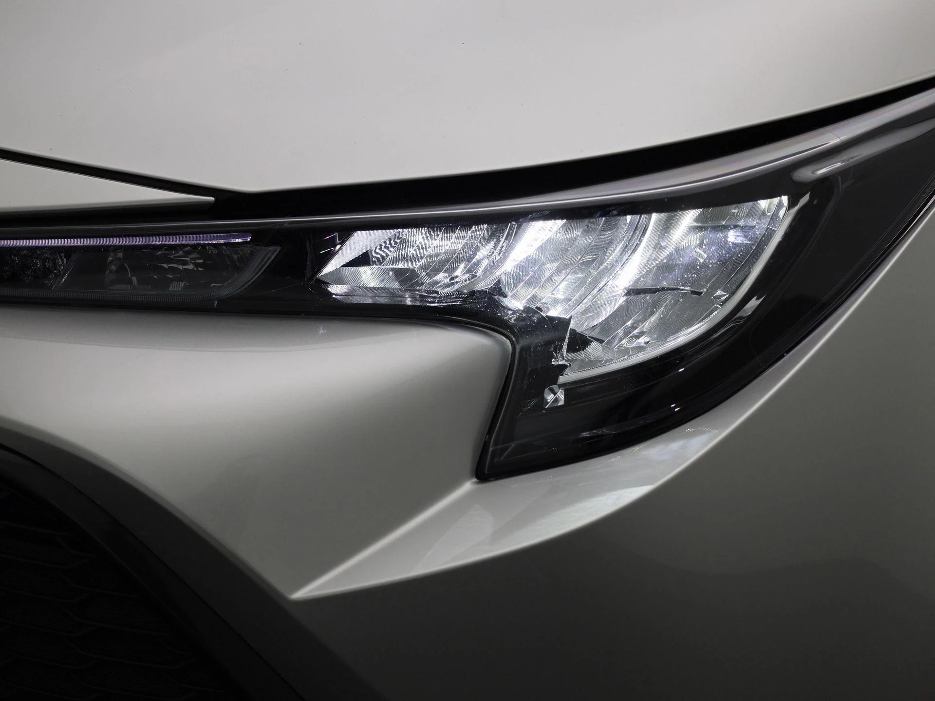 Toyota-Corolla Touring Sports-image-12