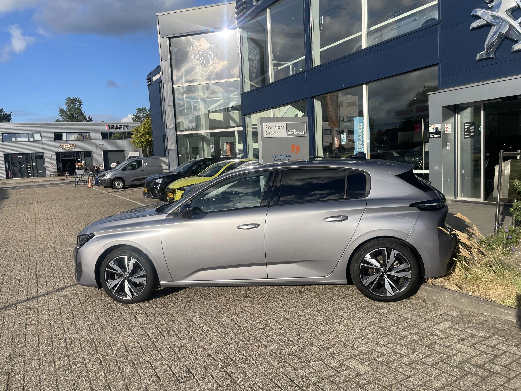 Peugeot-308-image-2