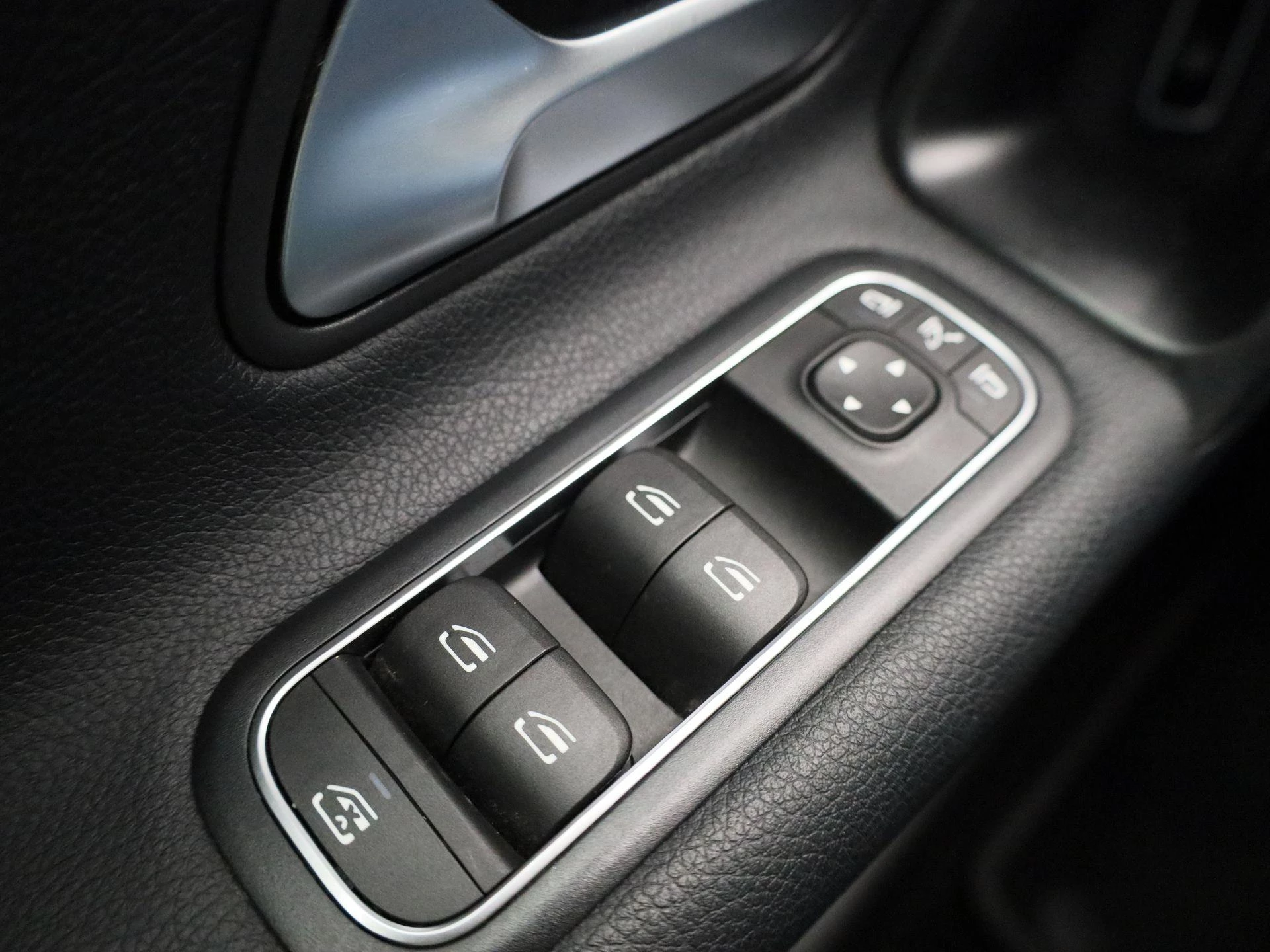 Mercedes-Benz-A-Klasse-image-30