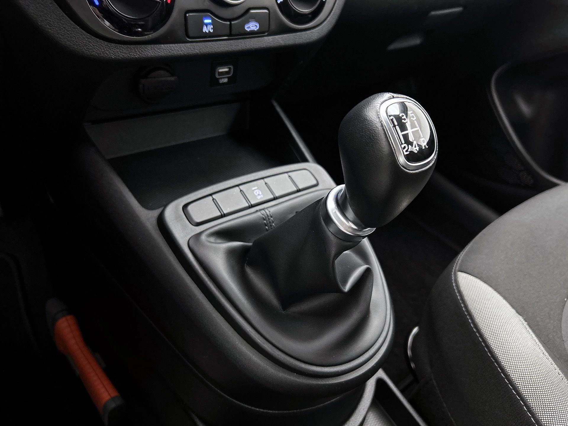 Hyundai-i10-image-11