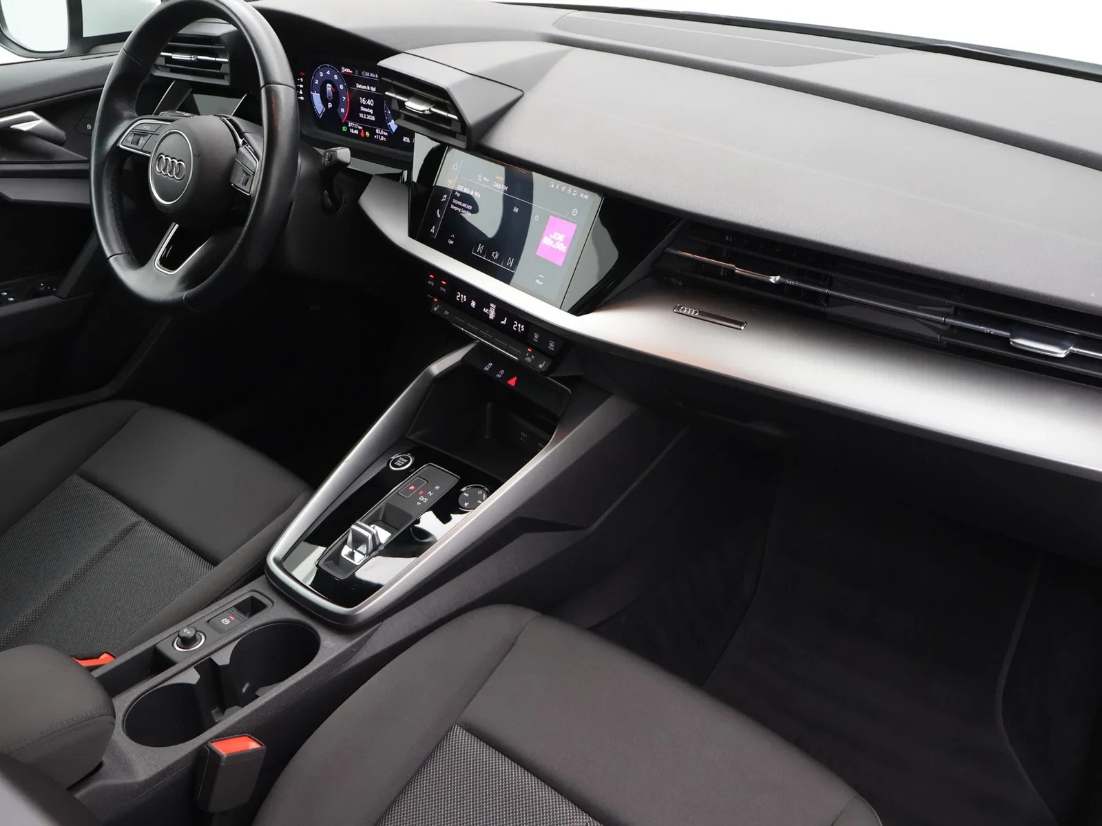 Audi A3 Sportback 30TFSI Business Edition Attraction 110PK *AUTOMAAT*CRUISE*KEYLESS GO*VIRTUAL COCKPIT*APP-C