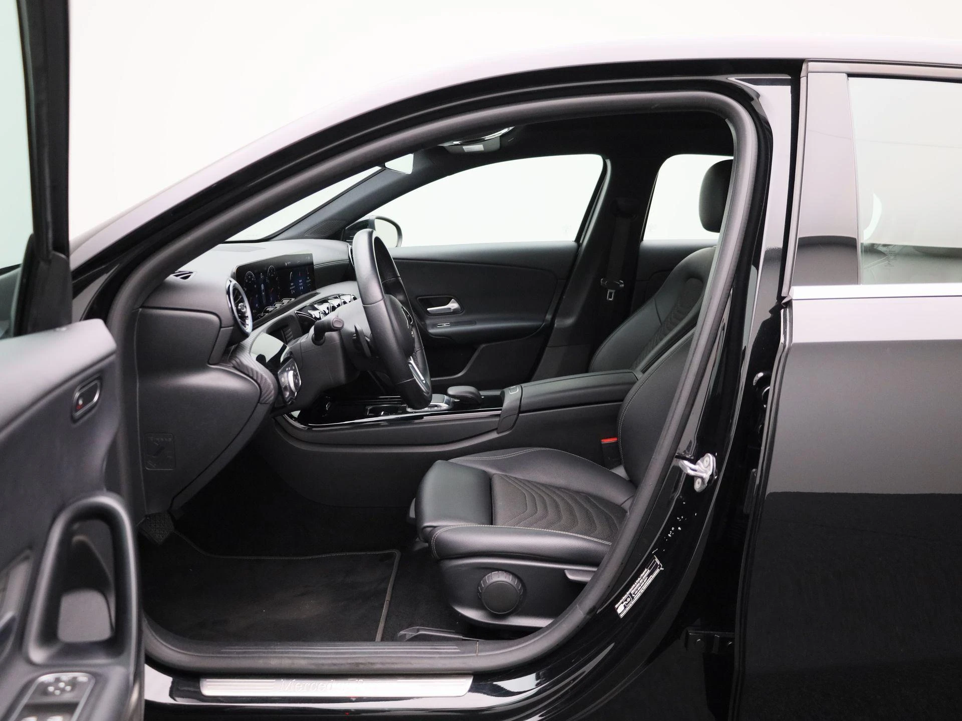 Mercedes-Benz-A-Klasse-image-8