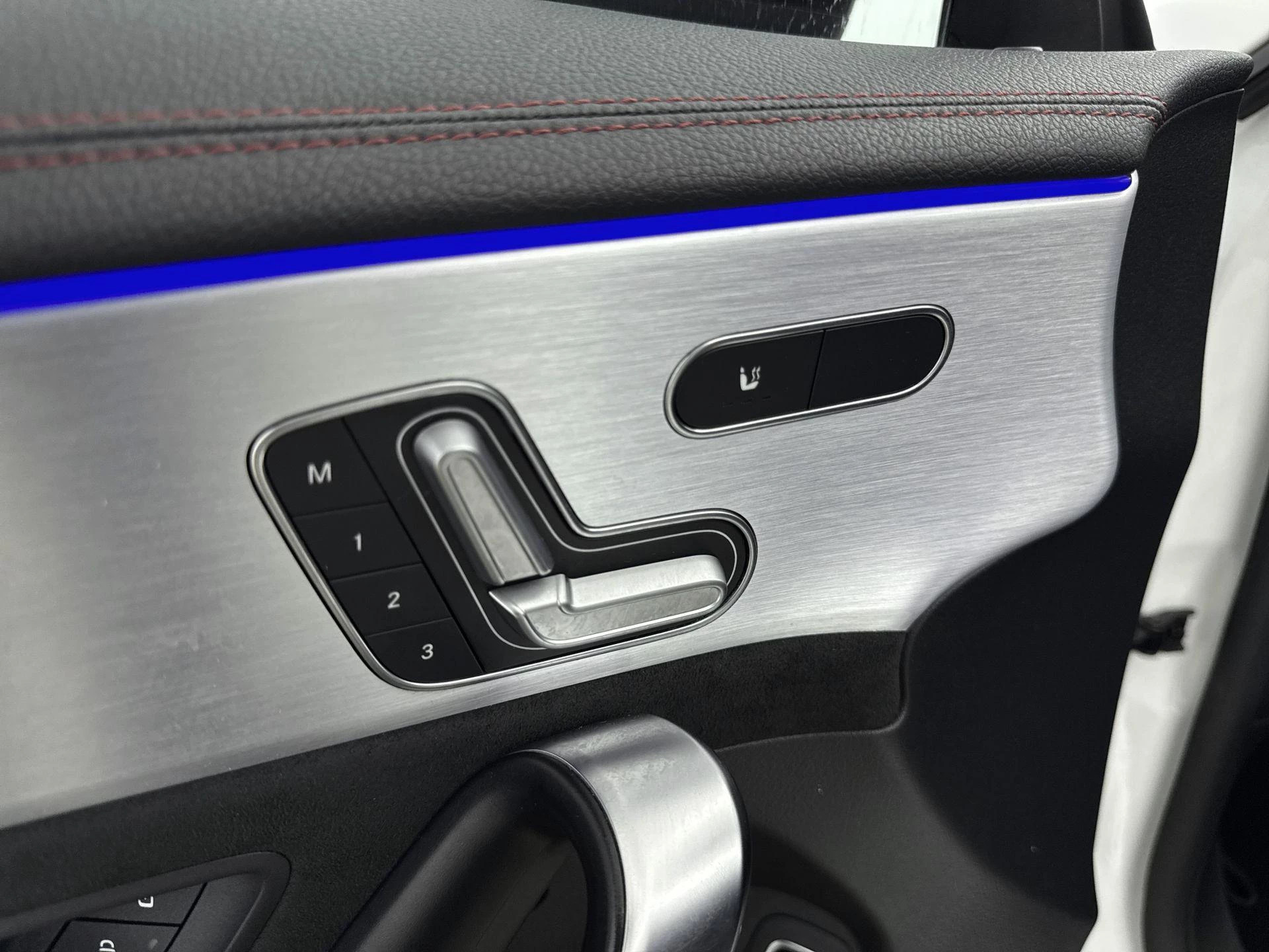 Mercedes-Benz-CLA-image-15