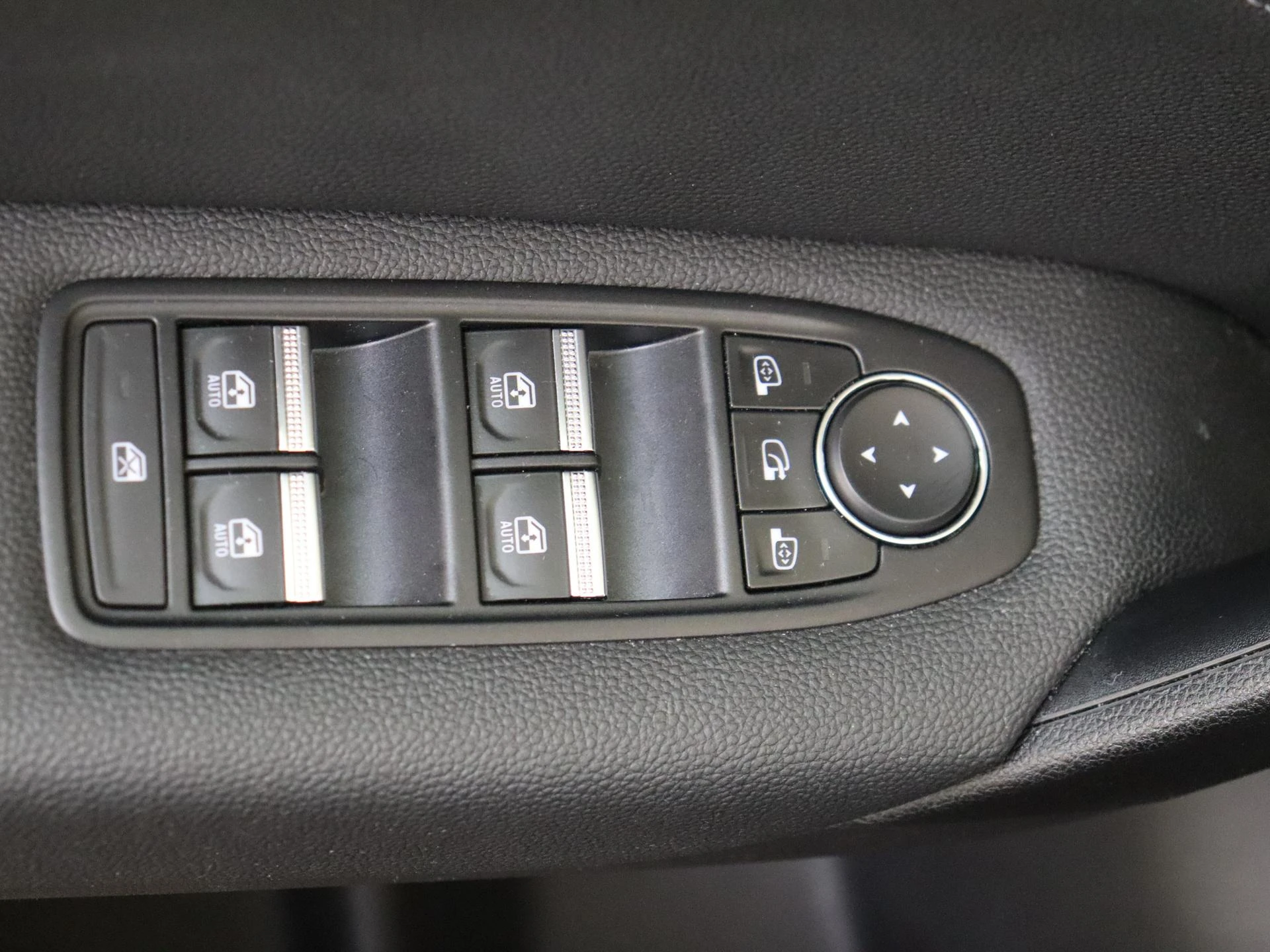 Renault-Captur-image-24