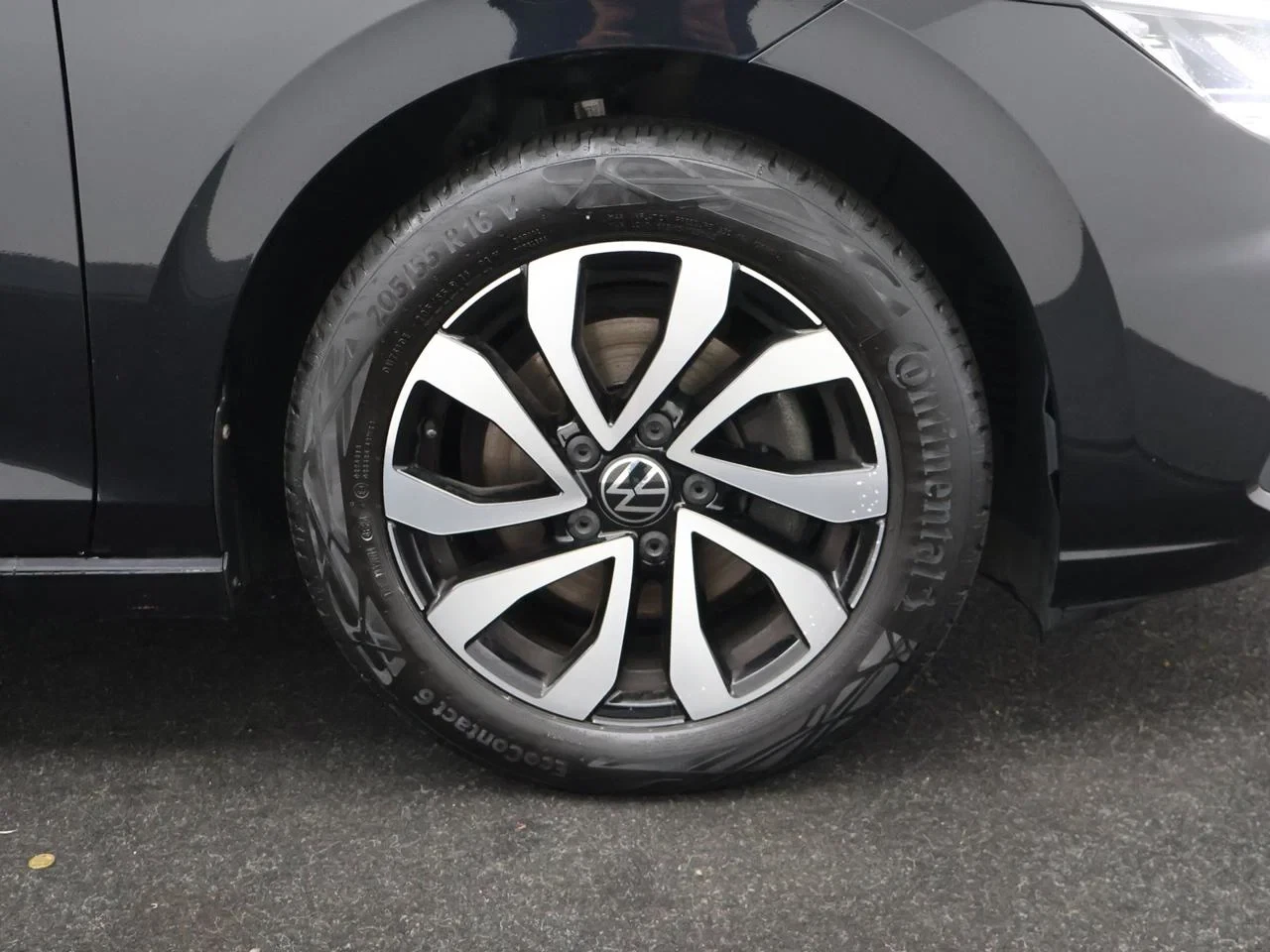 Volkswagen-Golf-image-3