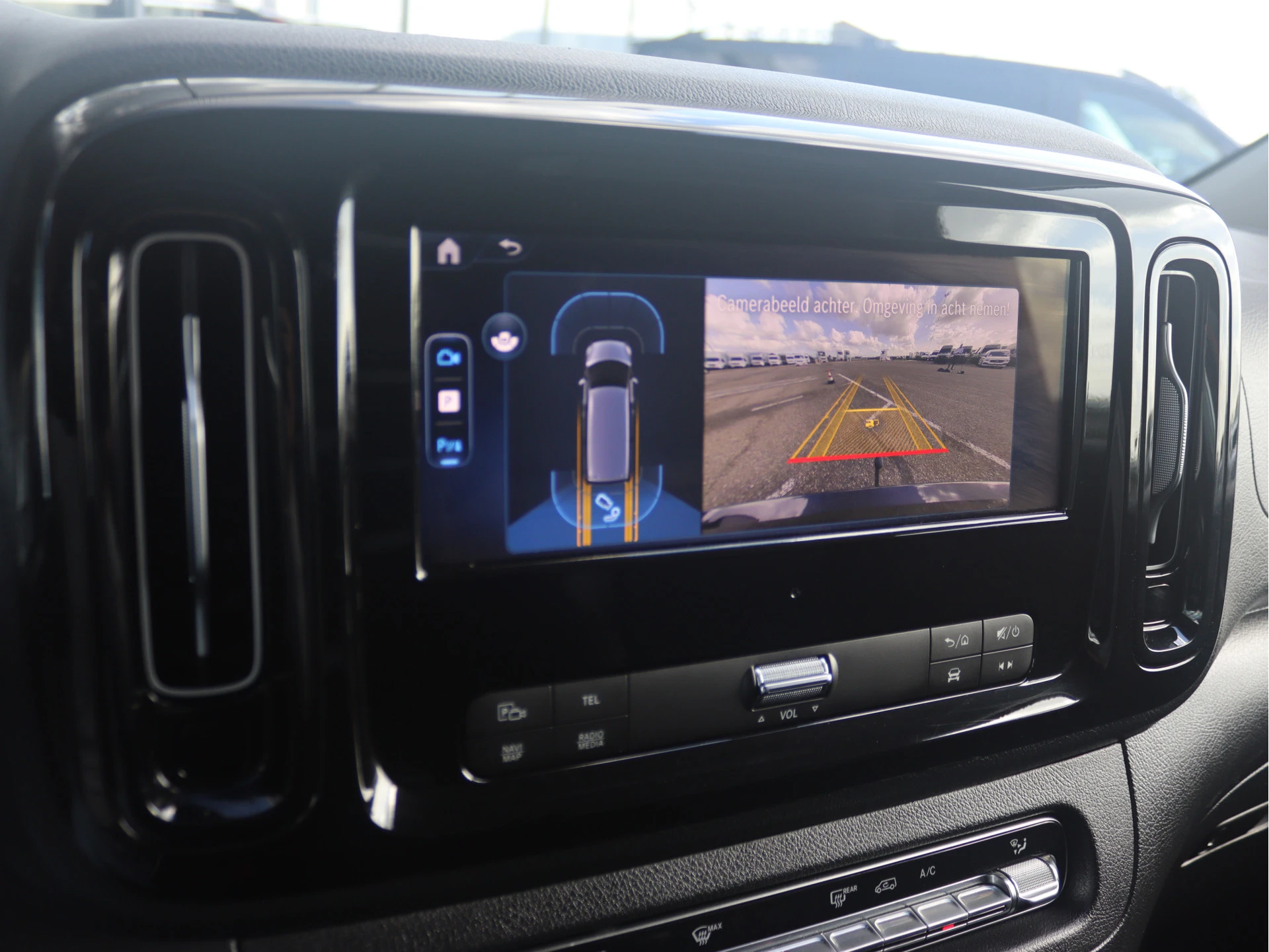 Mercedes-Benz-Vito-image-9