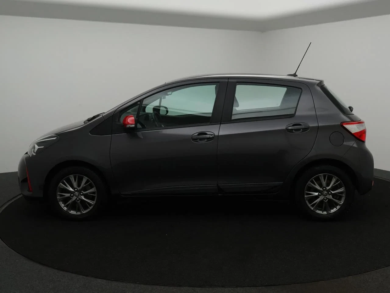 Toyota-Yaris-image-6