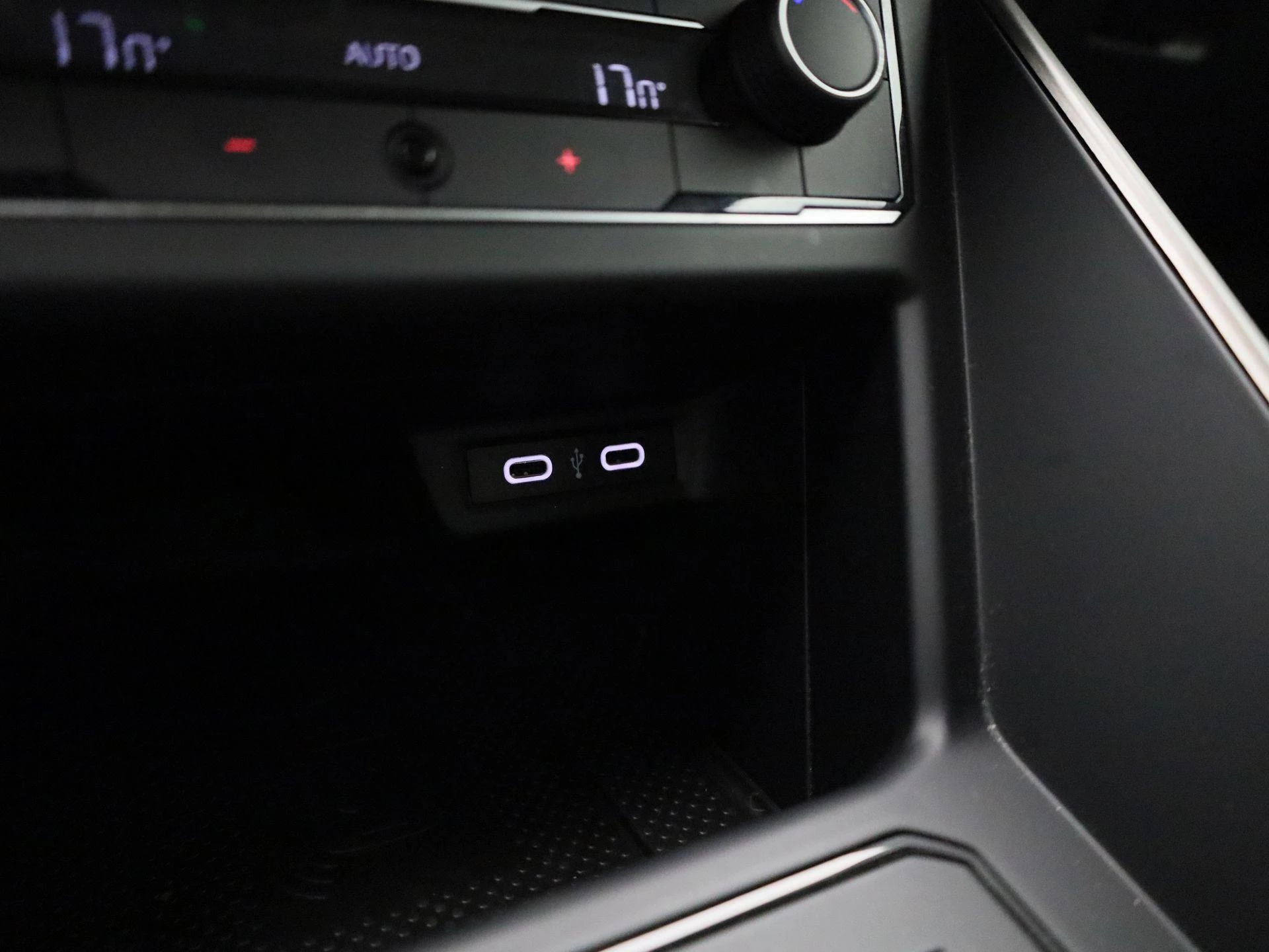 Volkswagen-Polo-image-25