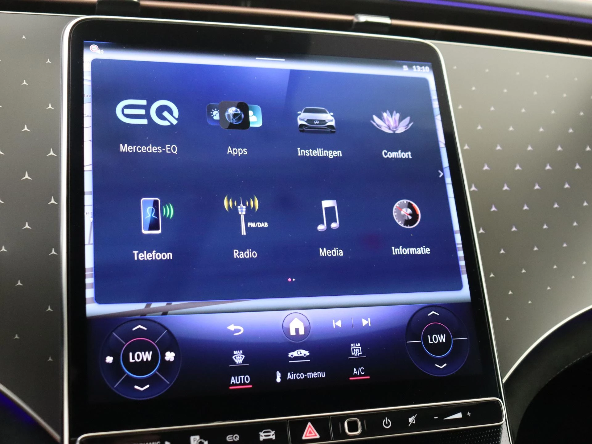 Mercedes-Benz-EQE-image-14