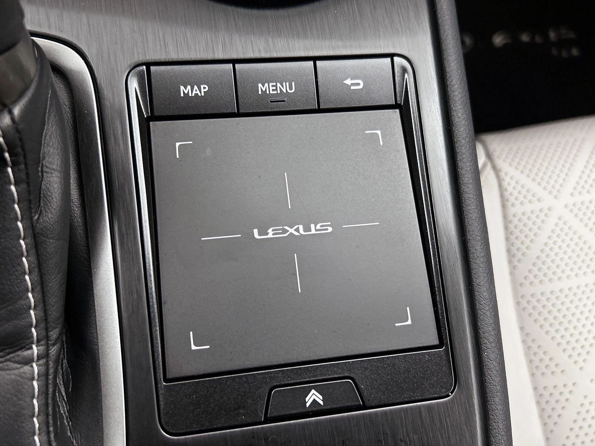 Lexus-UX-image-8