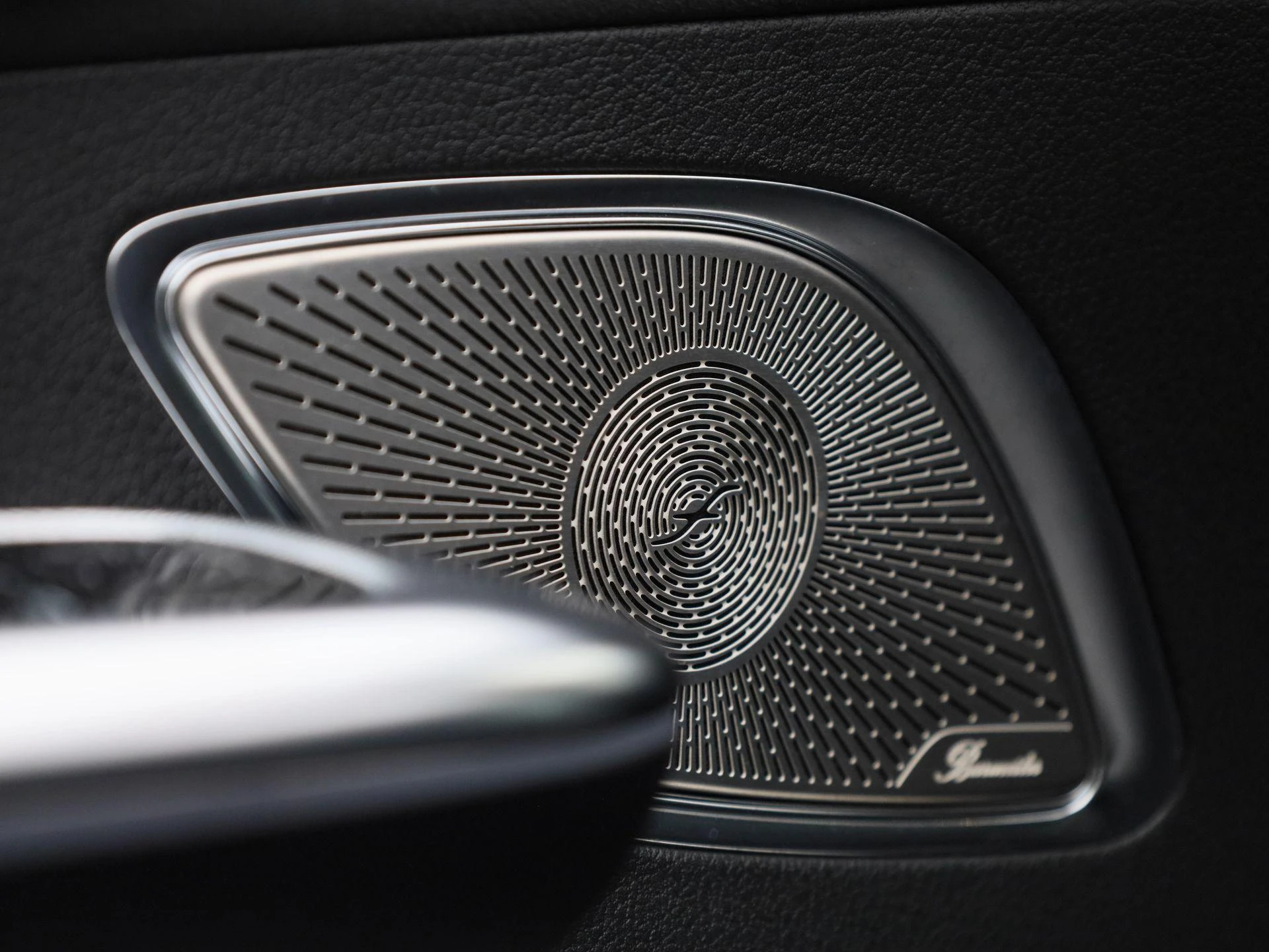 Mercedes-Benz-EQE-image-34