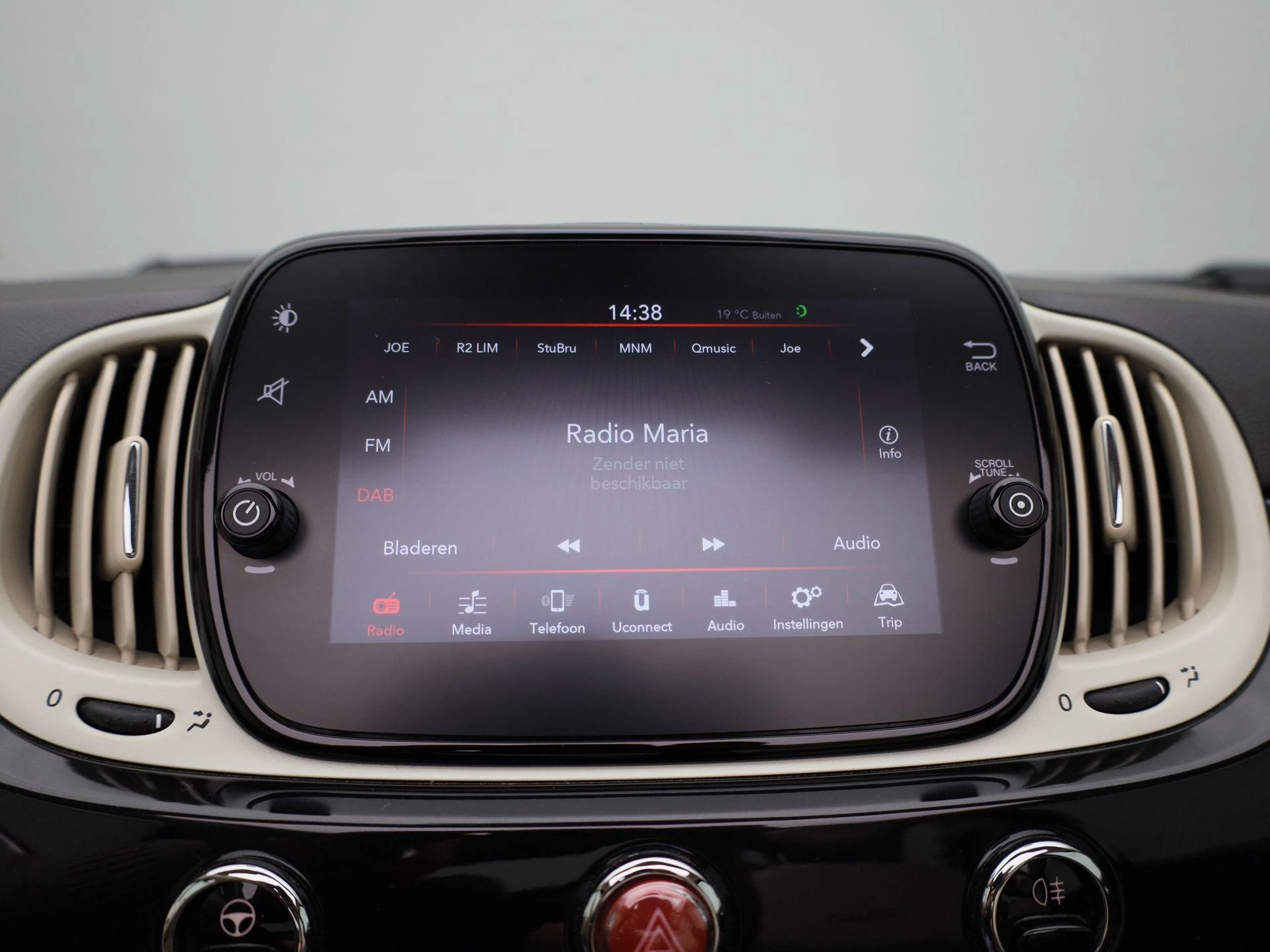 Fiat-500C-image-14
