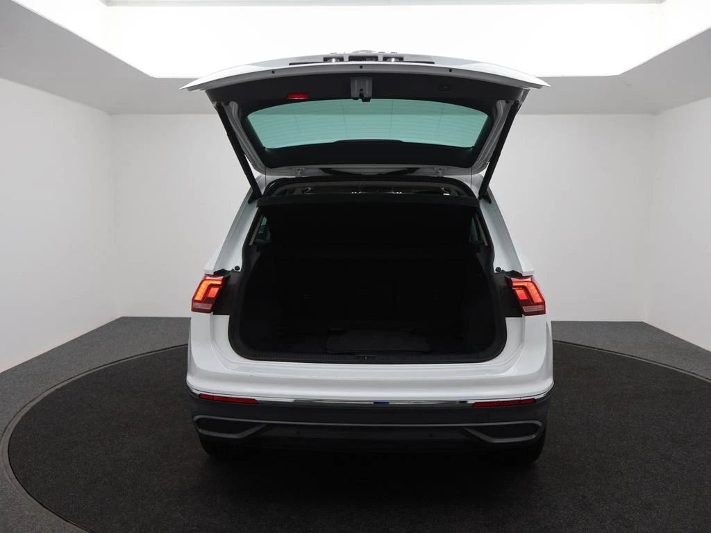 Volkswagen-Tiguan-image-18