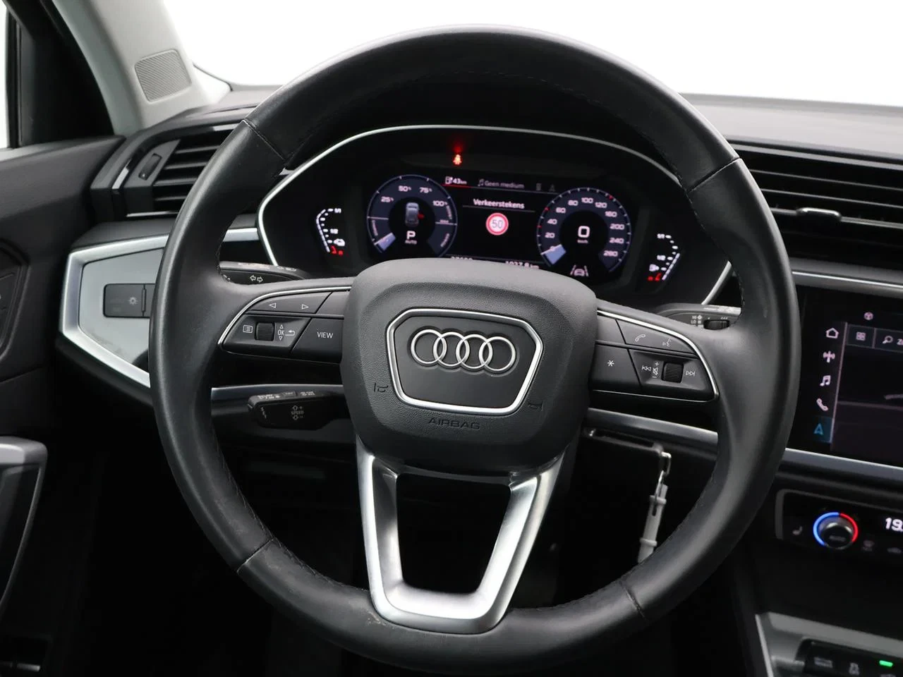 Audi-Q3-image-8