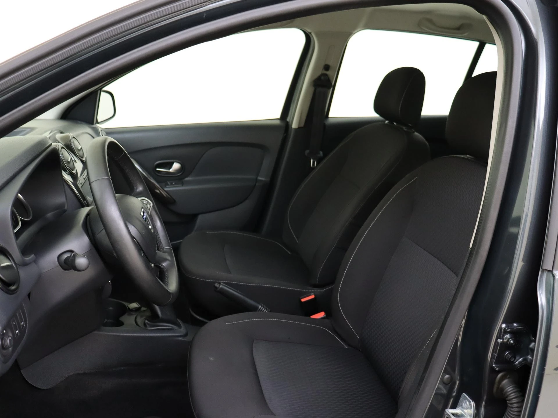 Dacia-Sandero-image-14