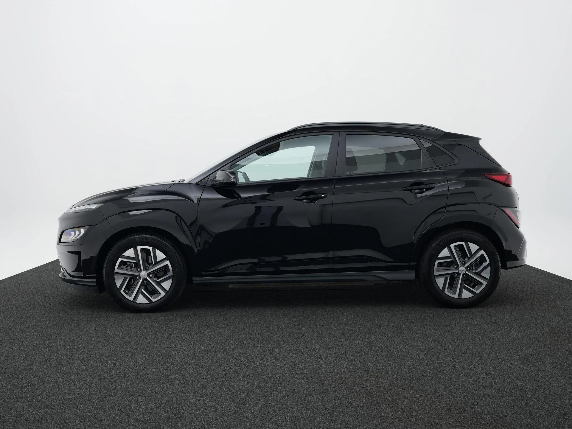 Hyundai Kona EV Premium 64 kWh