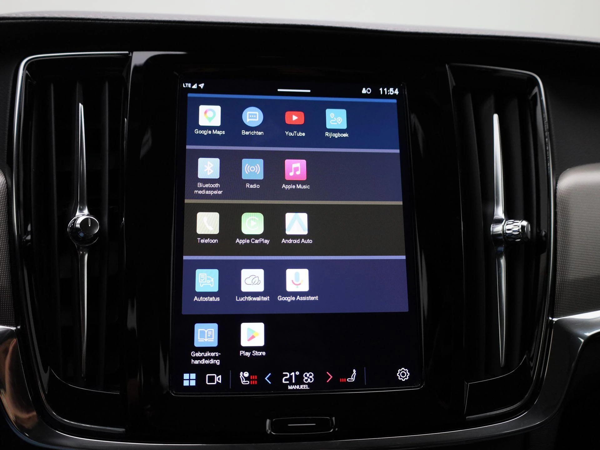 Volvo-V90-image-22