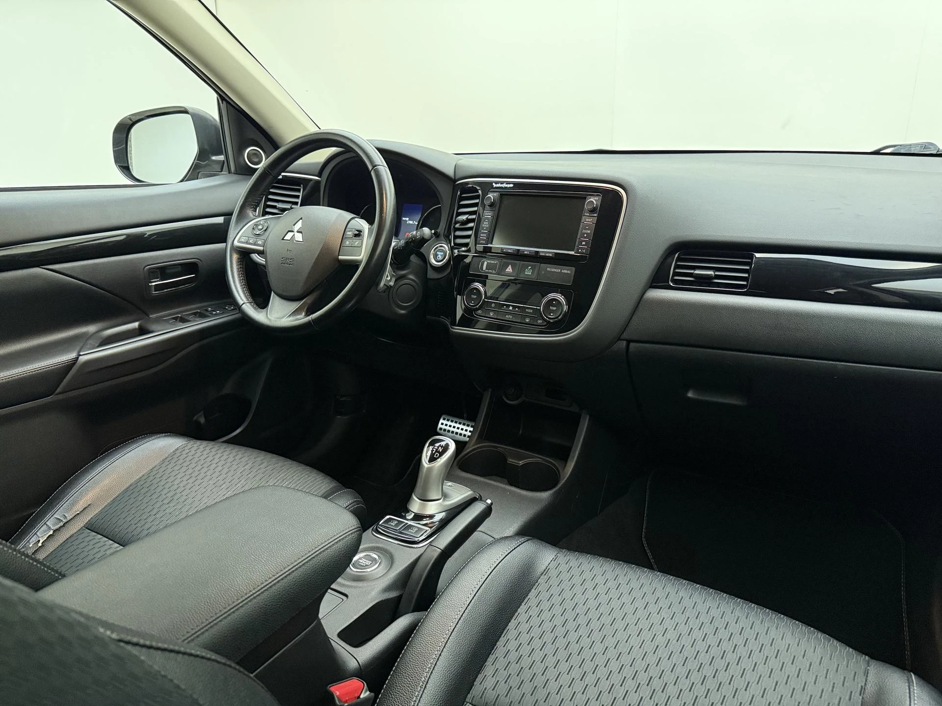Mitsubishi-Outlander-image-5