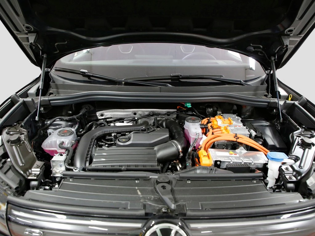 Volkswagen Tiguan R-Line 1.5 eHybrid OPF 6-Gang-DSG