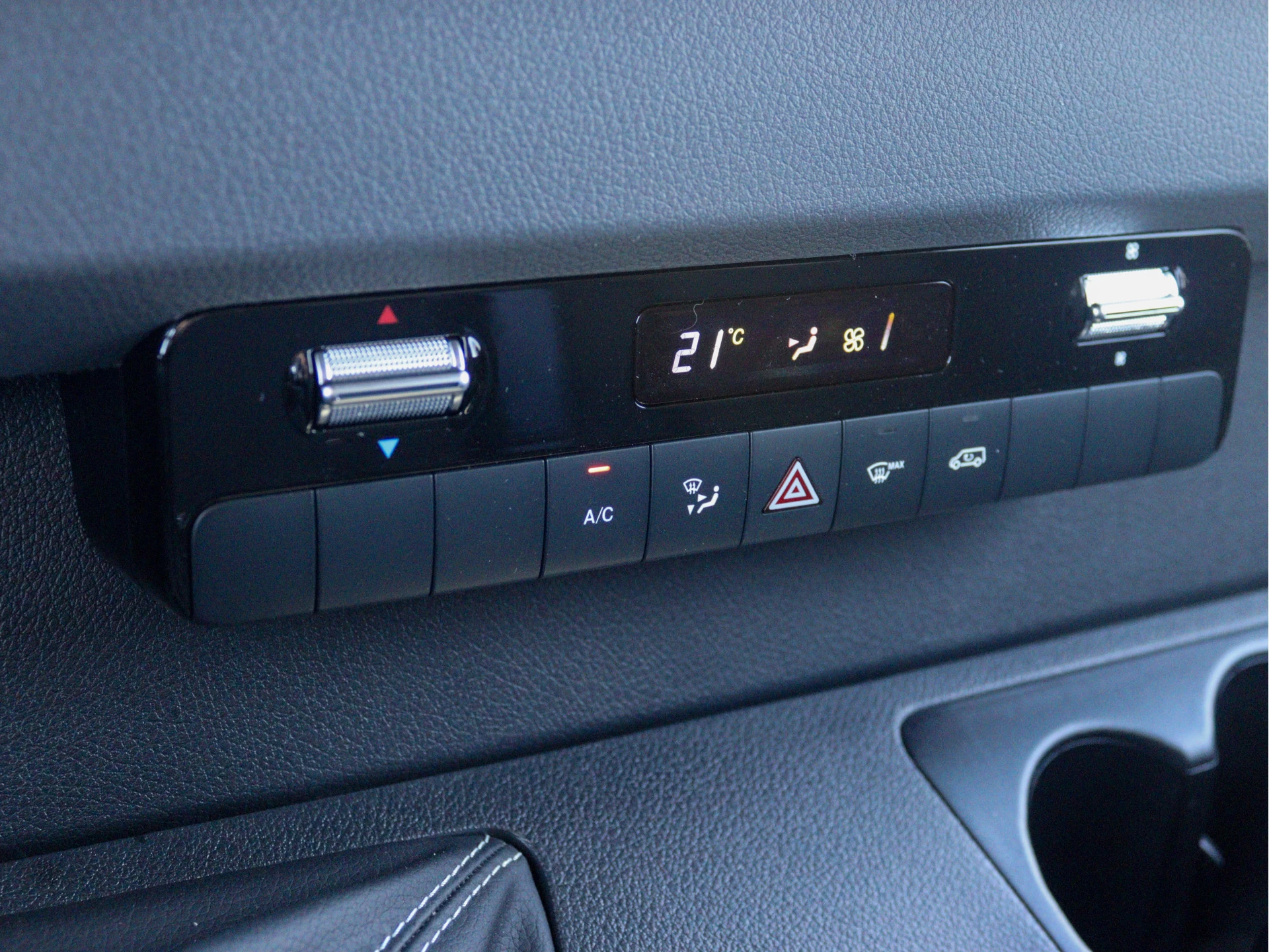 Mercedes-Benz-Sprinter-image-5