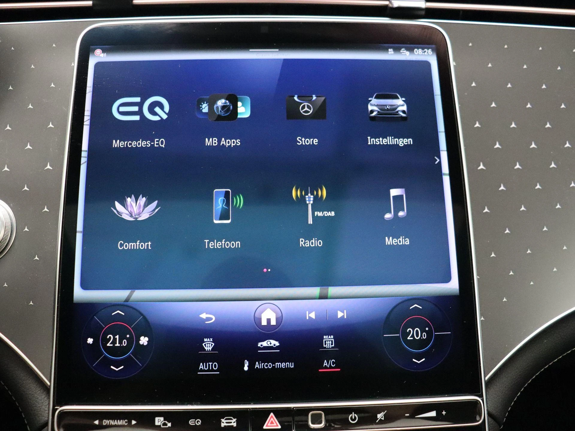 Mercedes-Benz-EQE-image-22