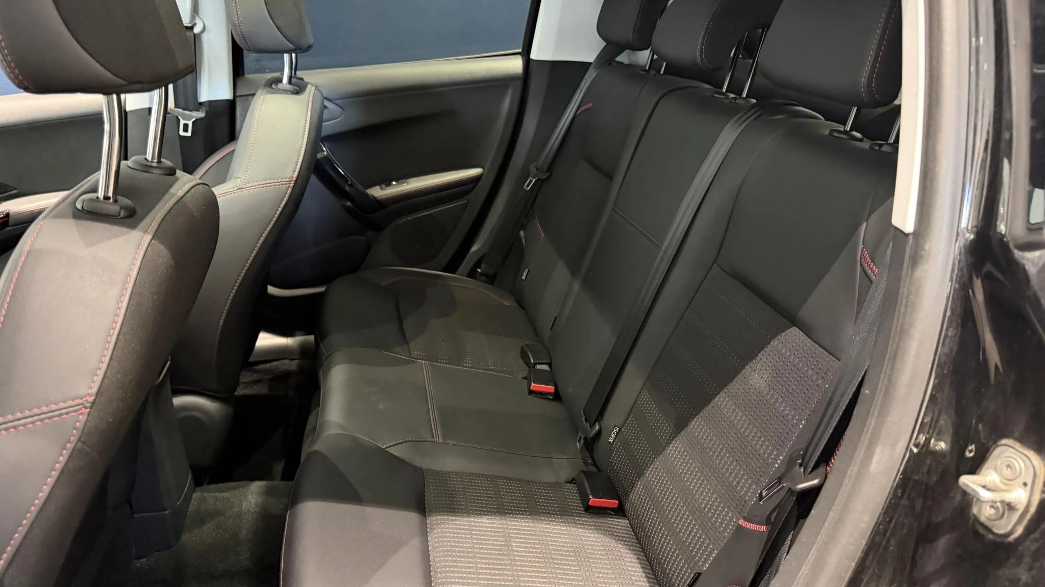 Peugeot-208-image-8