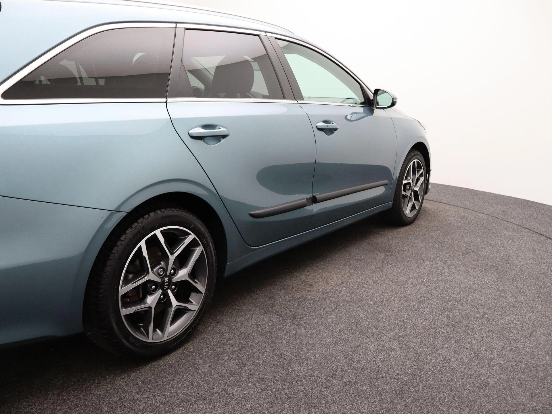 Kia-Ceed Sportswagon-image-30