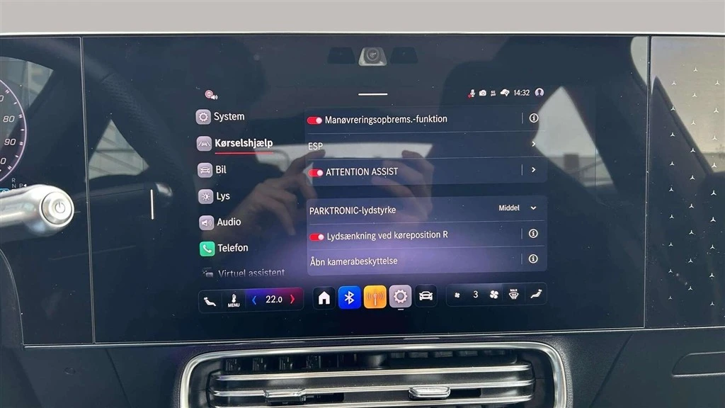 Mercedes-Benz-CLA-image-11