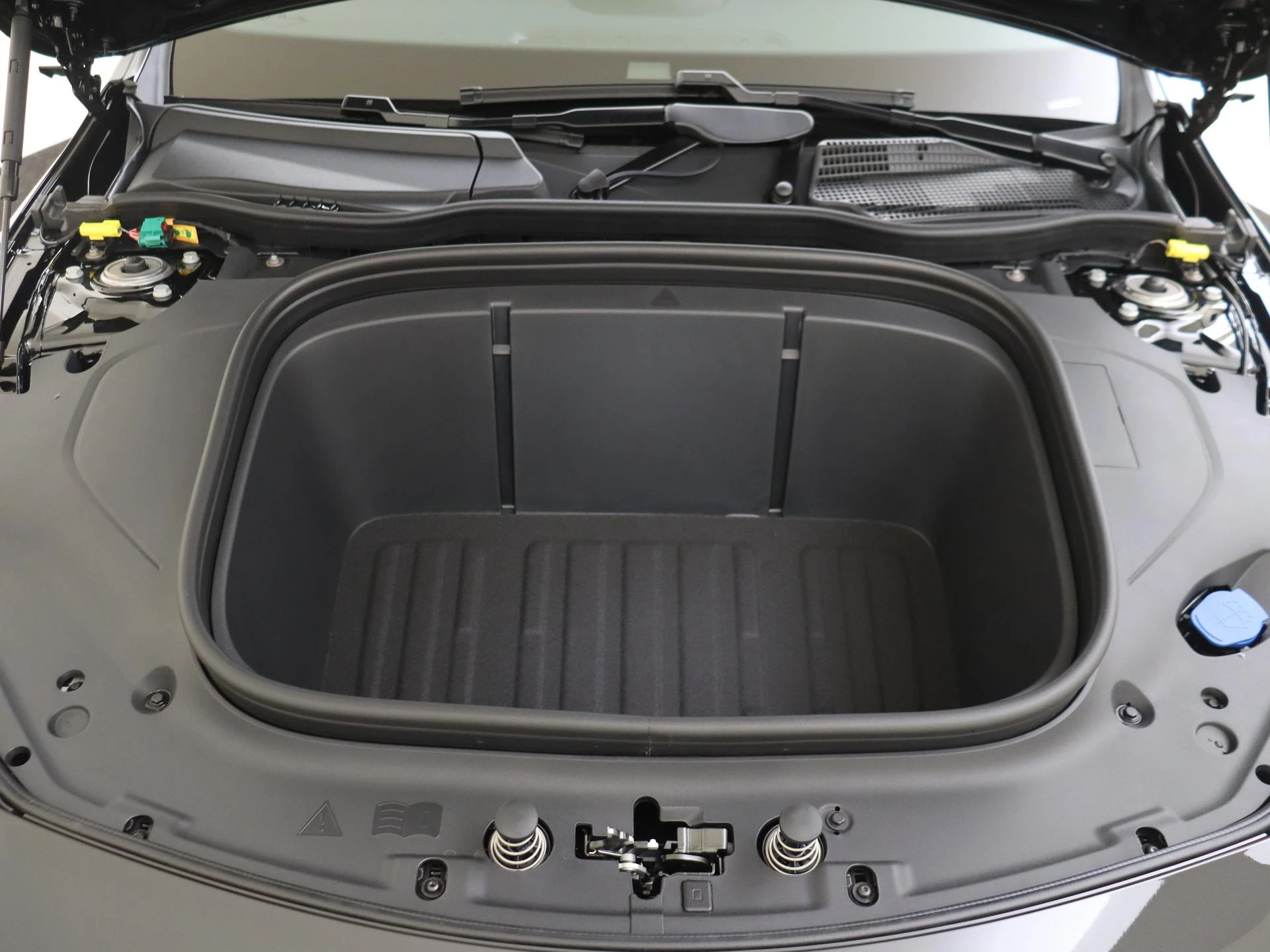 Mercedes-Benz-CLA-image-4