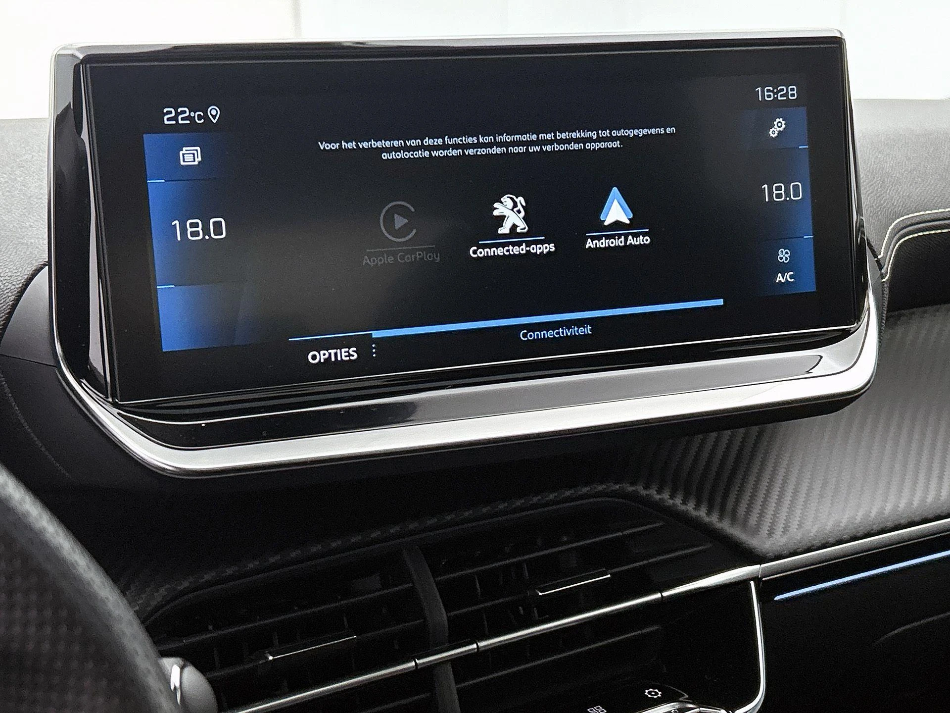 Peugeot-208-image-19