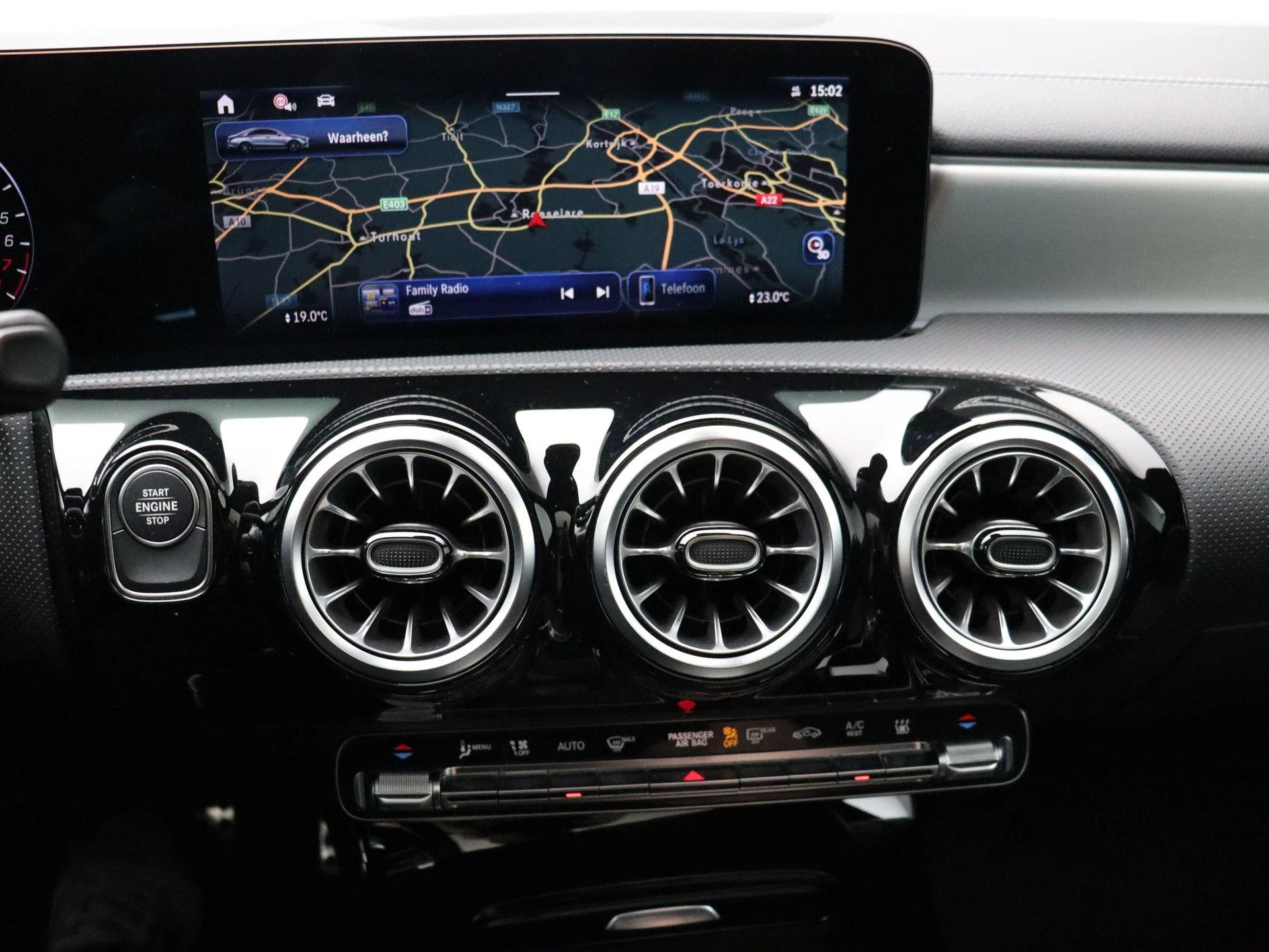 Mercedes-Benz-CLA-image-21