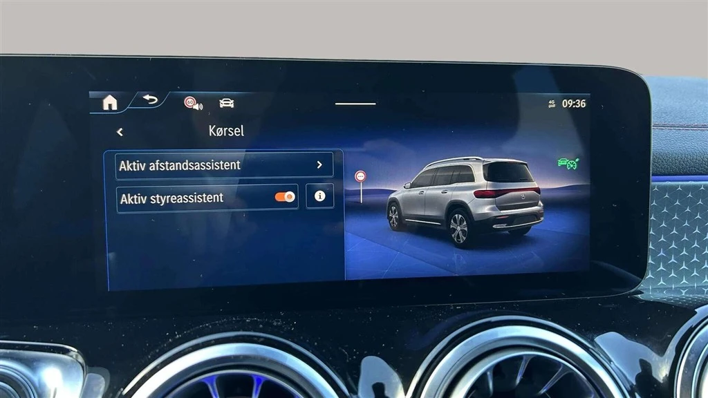 Mercedes-Benz-EQB-image-18