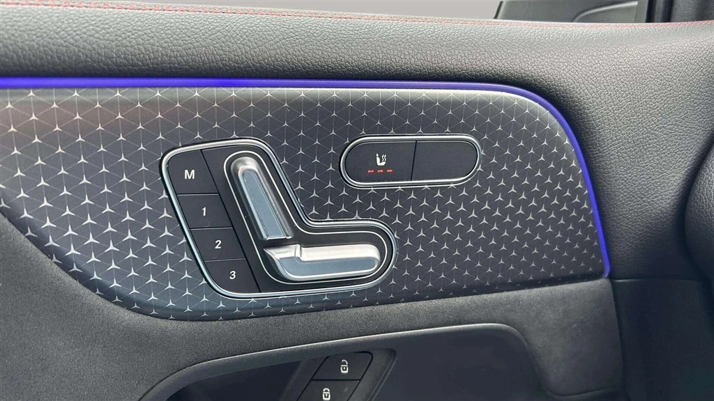 Mercedes-Benz-EQB-image-10