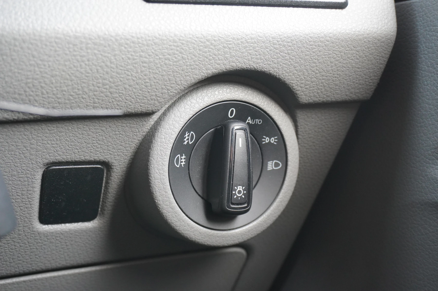 Volkswagen-Transporter-image-27