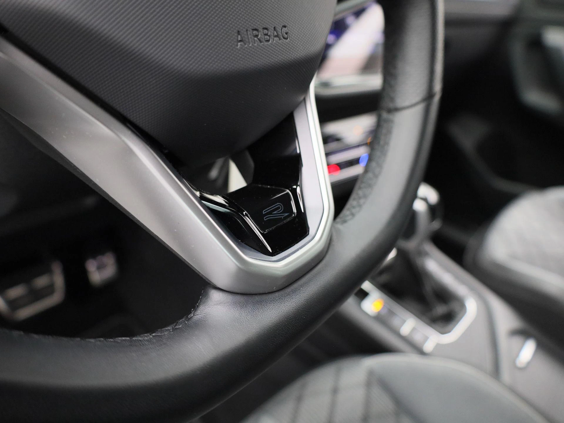 Volkswagen-Tiguan-image-35
