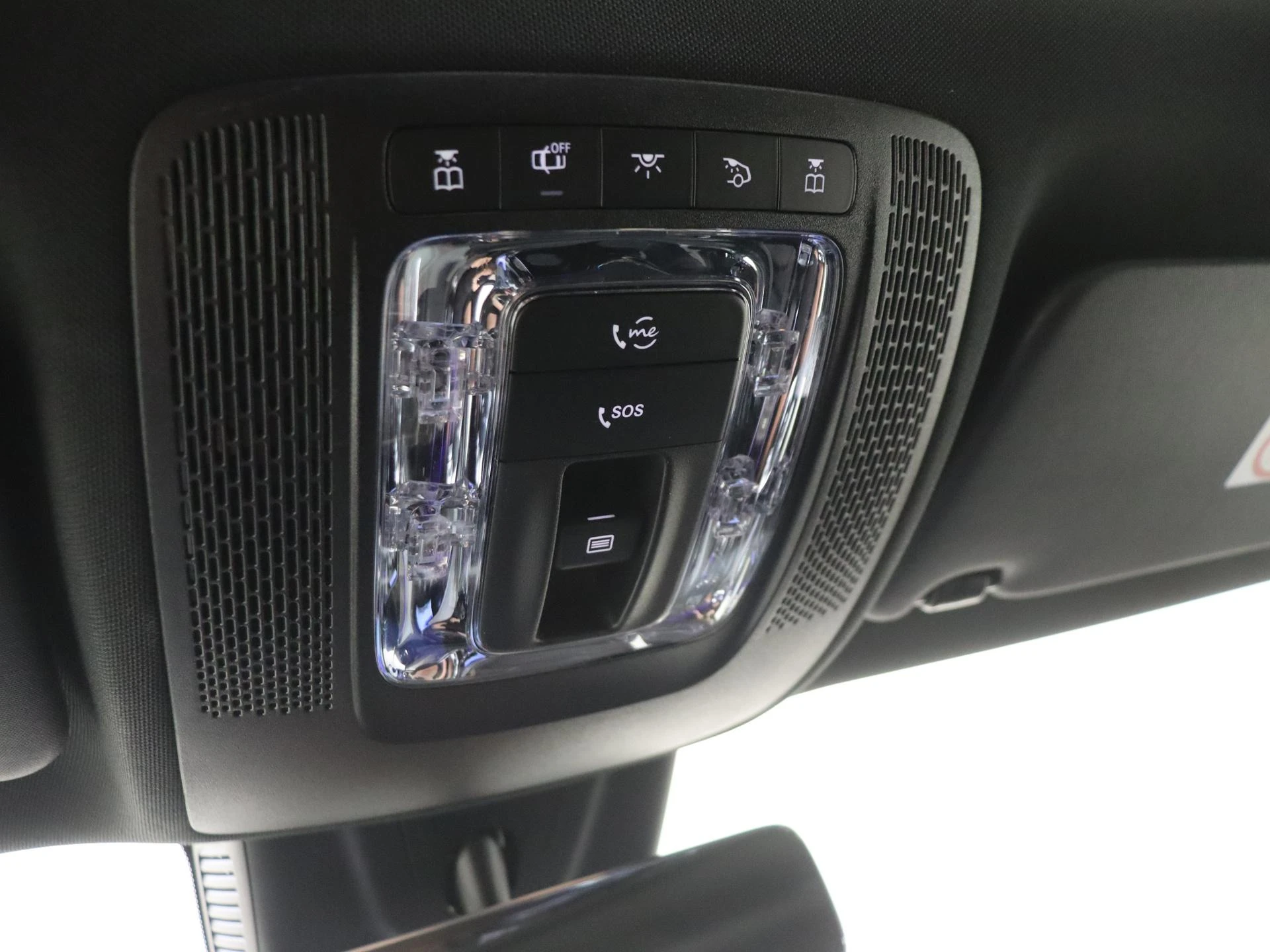 Mercedes-Benz-GLA-image-22