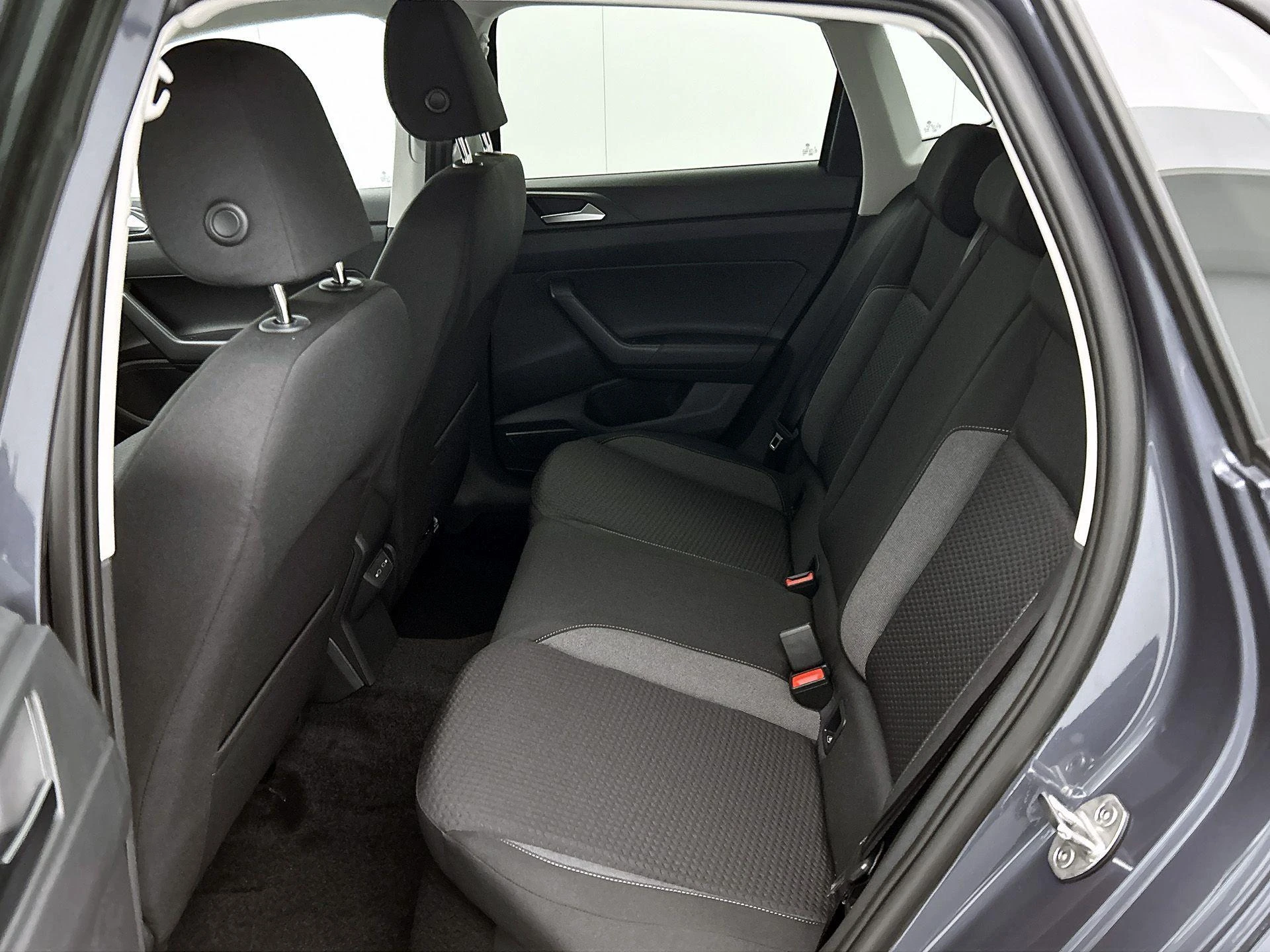 Volkswagen-Polo-image-9