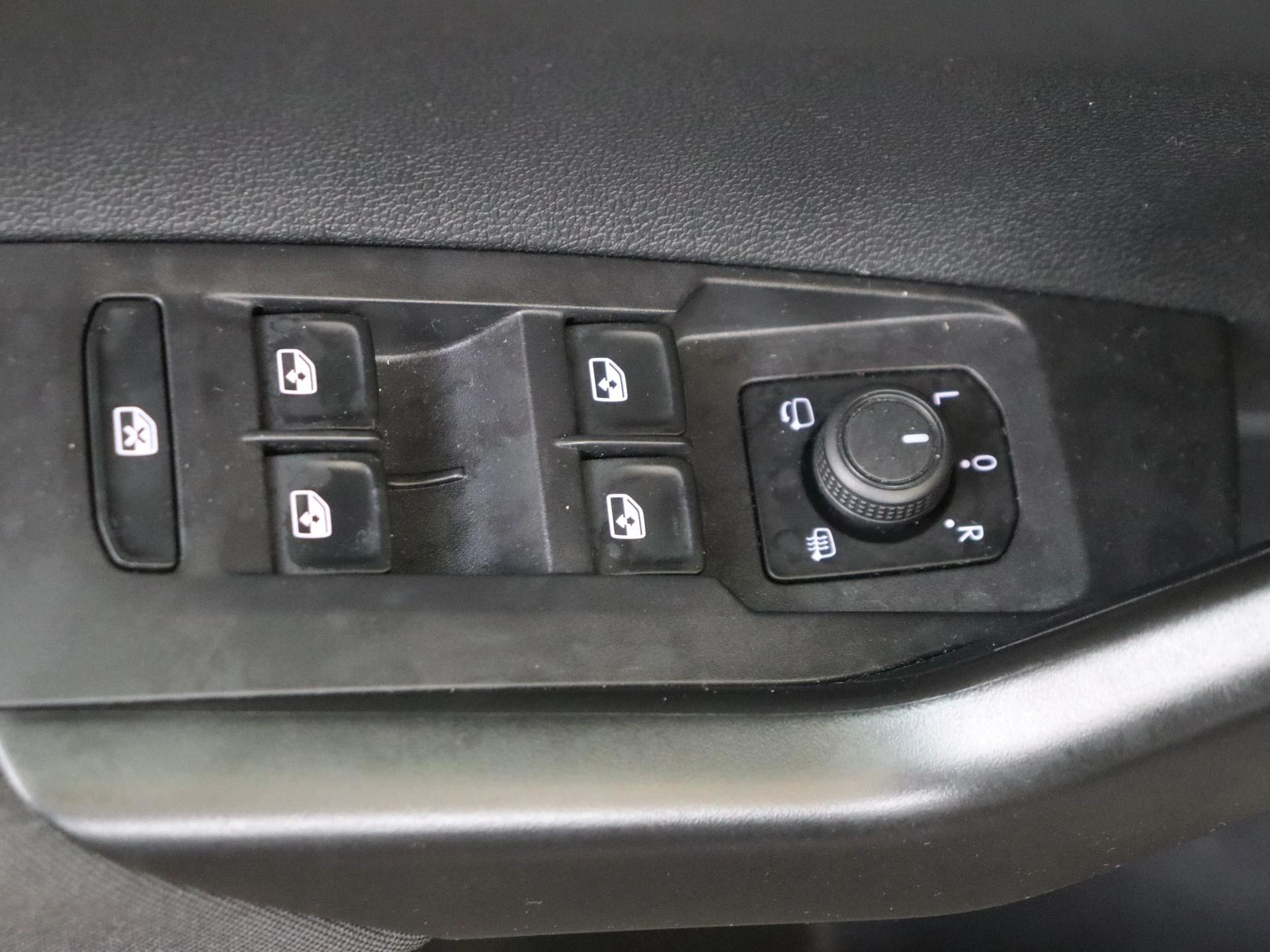 Volkswagen-Taigo-image-22