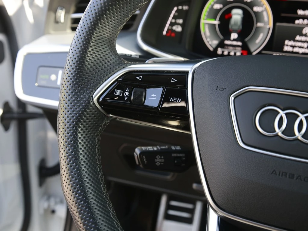Audi A6 Avant 55 TFSIe sport Matrix ACC 360° B&O PDC+