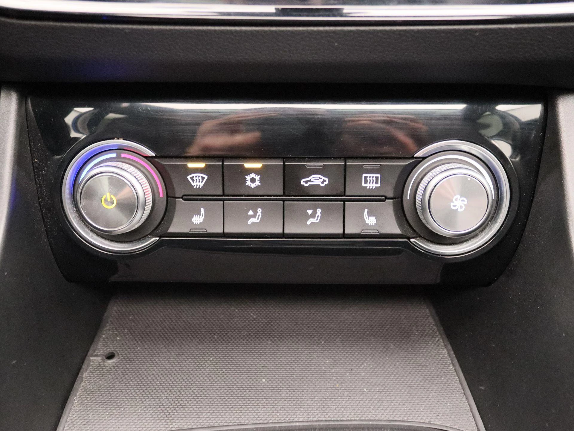 MG-ZS EV-image-10