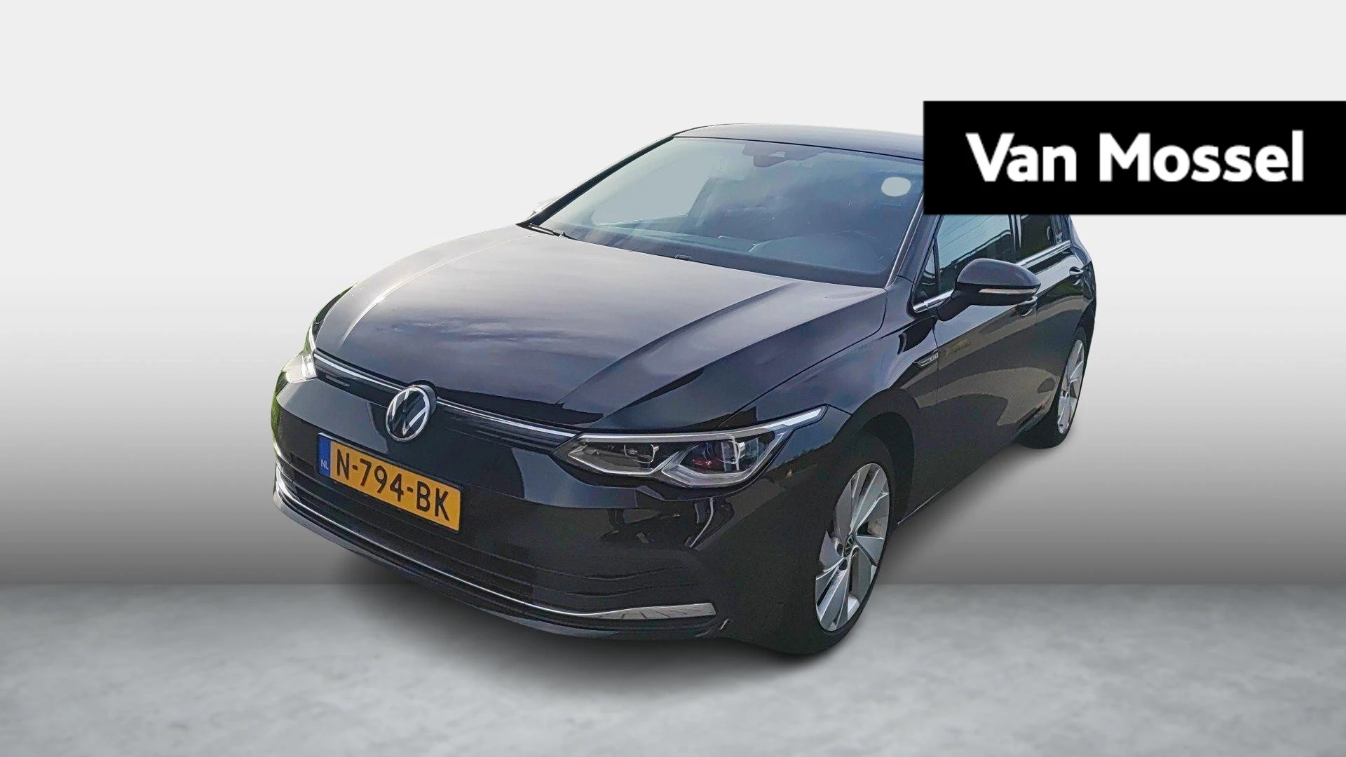 Volkswagen-Golf-image-0