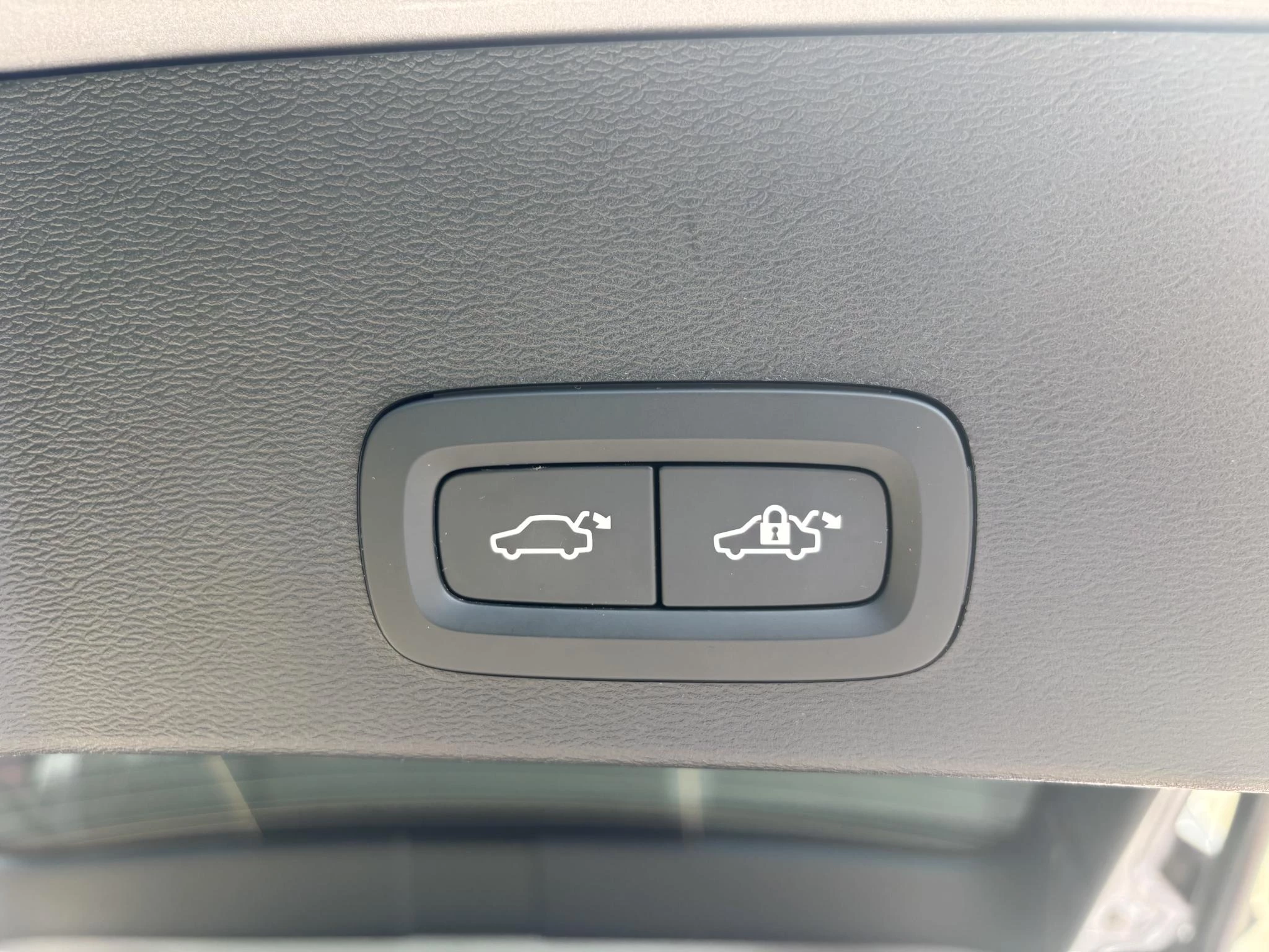 Volvo XC40 B4 Plus Dark Trekhaak Automaat