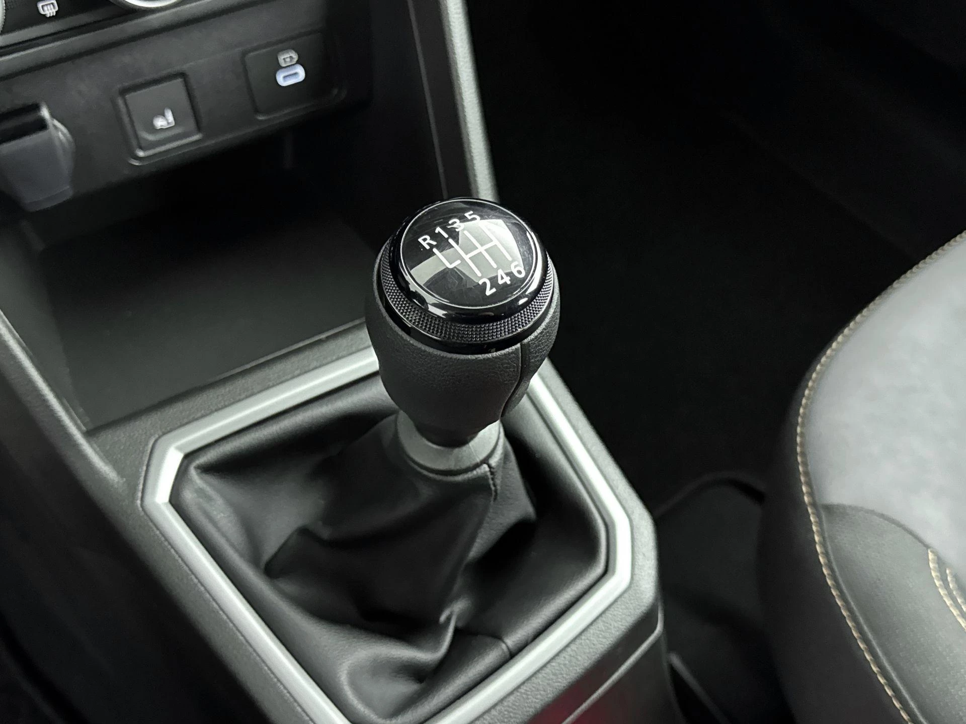 Dacia-Sandero Stepway-image-13