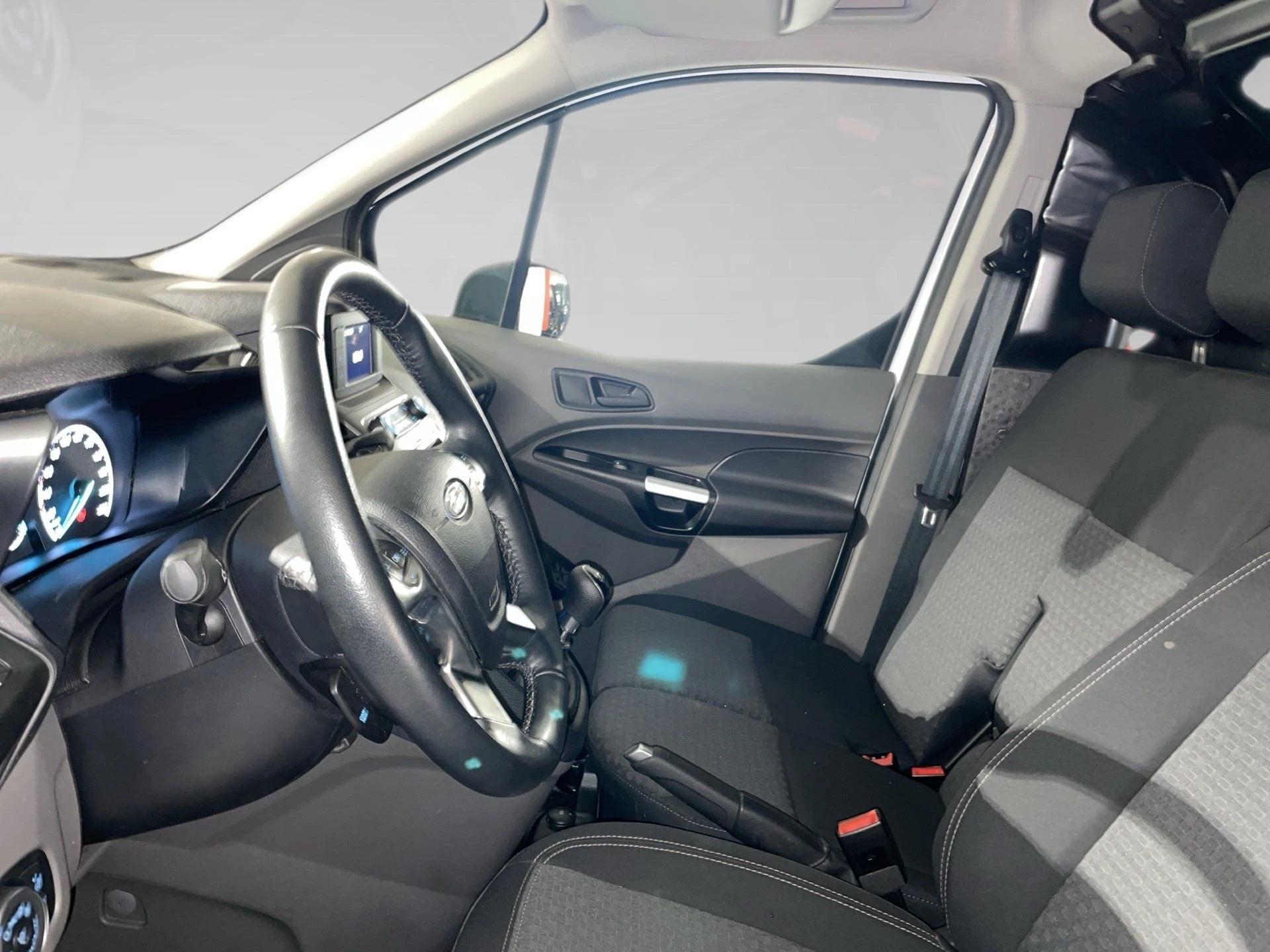 Ford-Transit Connect-image-3