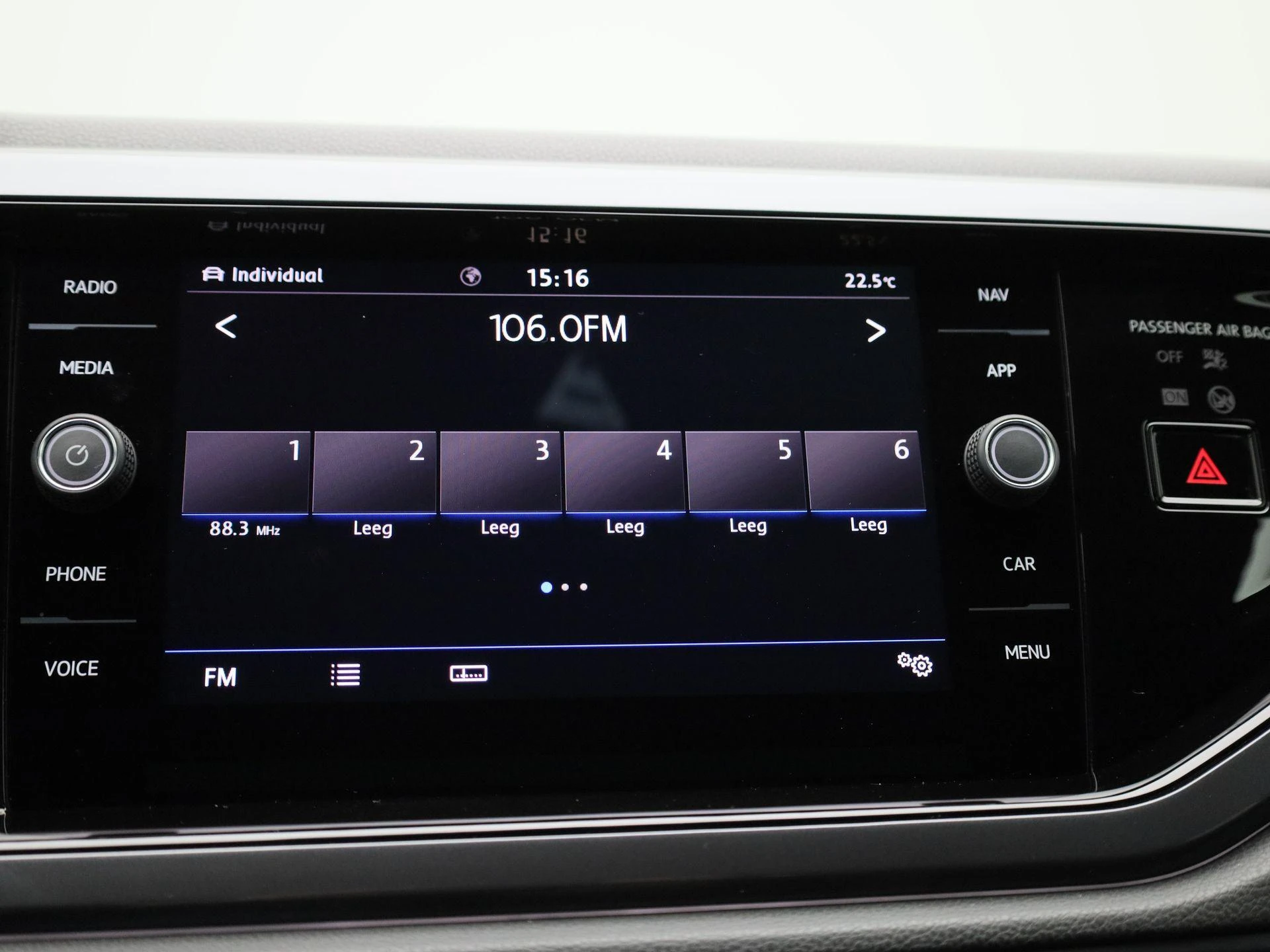 Volkswagen-Polo-image-16