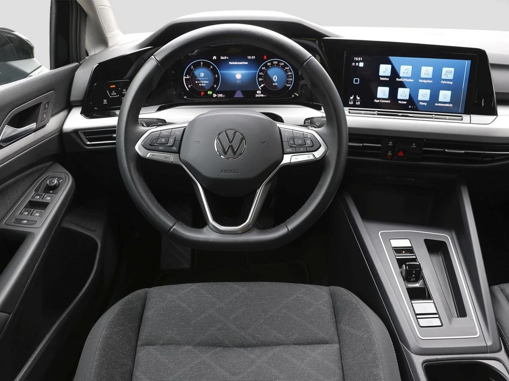 Volkswagen-Golf-image-12