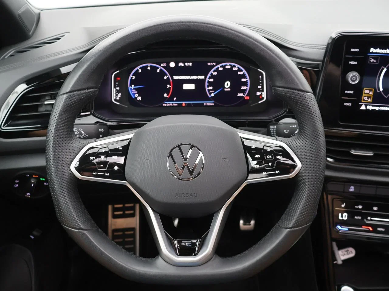 Volkswagen-T-Roc-image-8