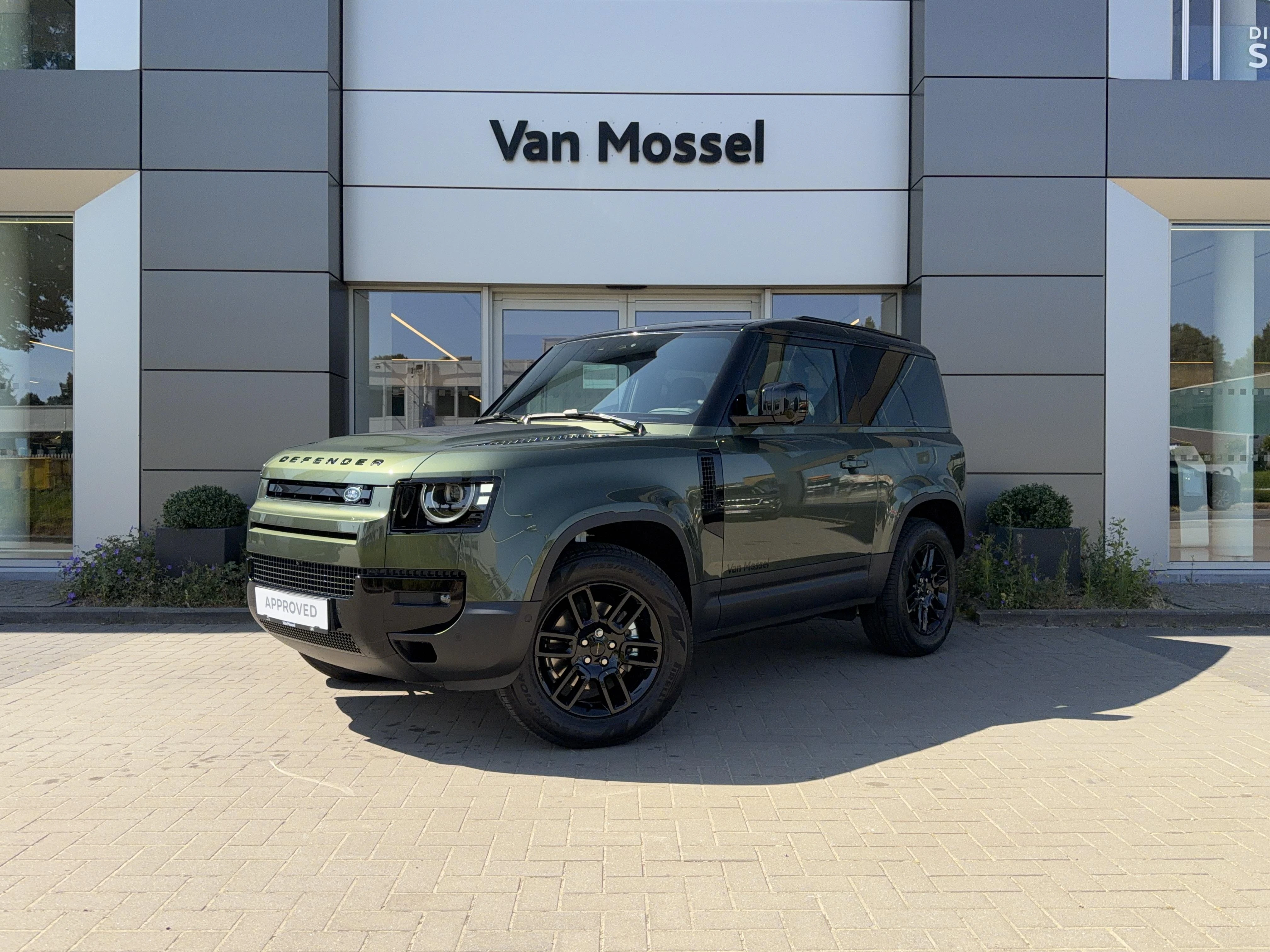 Land Rover-Defender-image-0