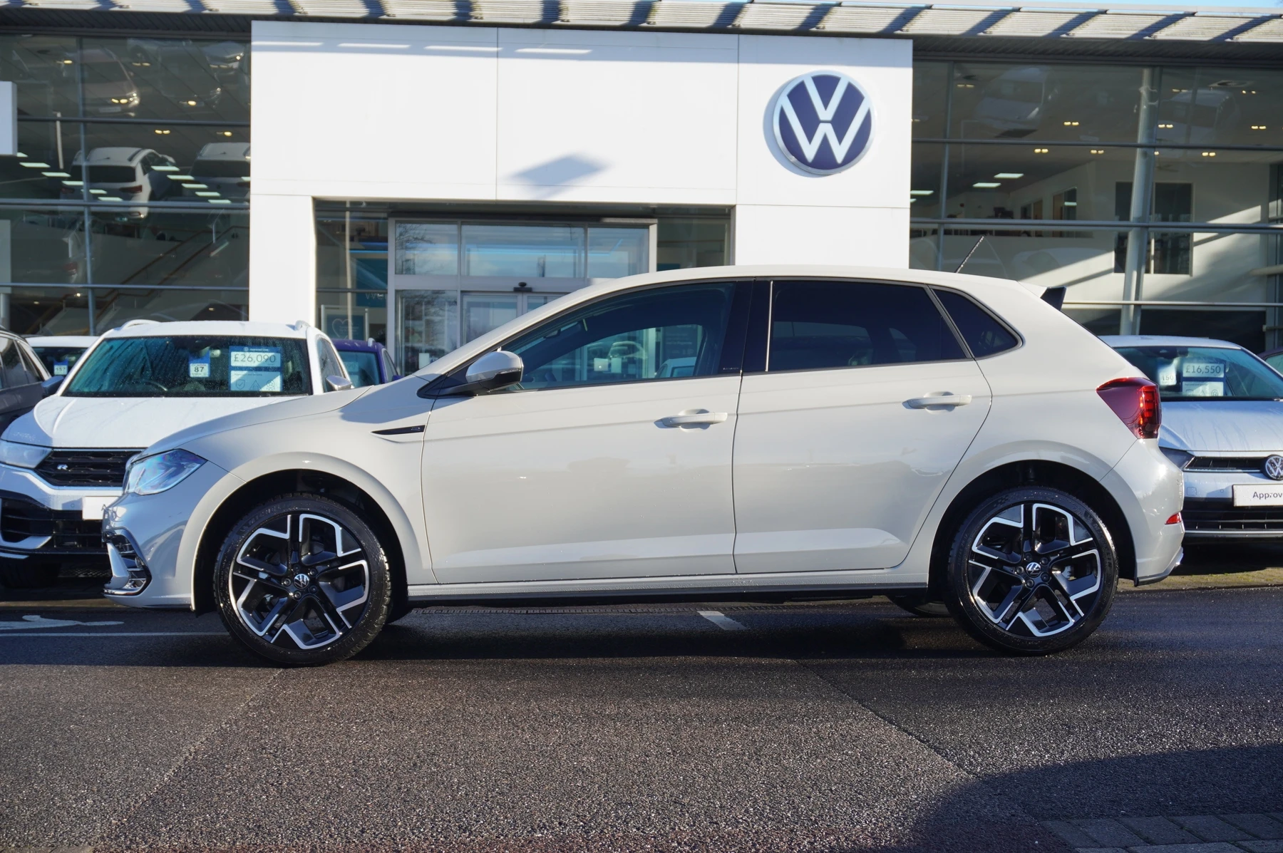 Volkswagen-Polo-image-14